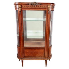 Louis XVI Stil vergoldet Metall montiert Eiche Vitrine