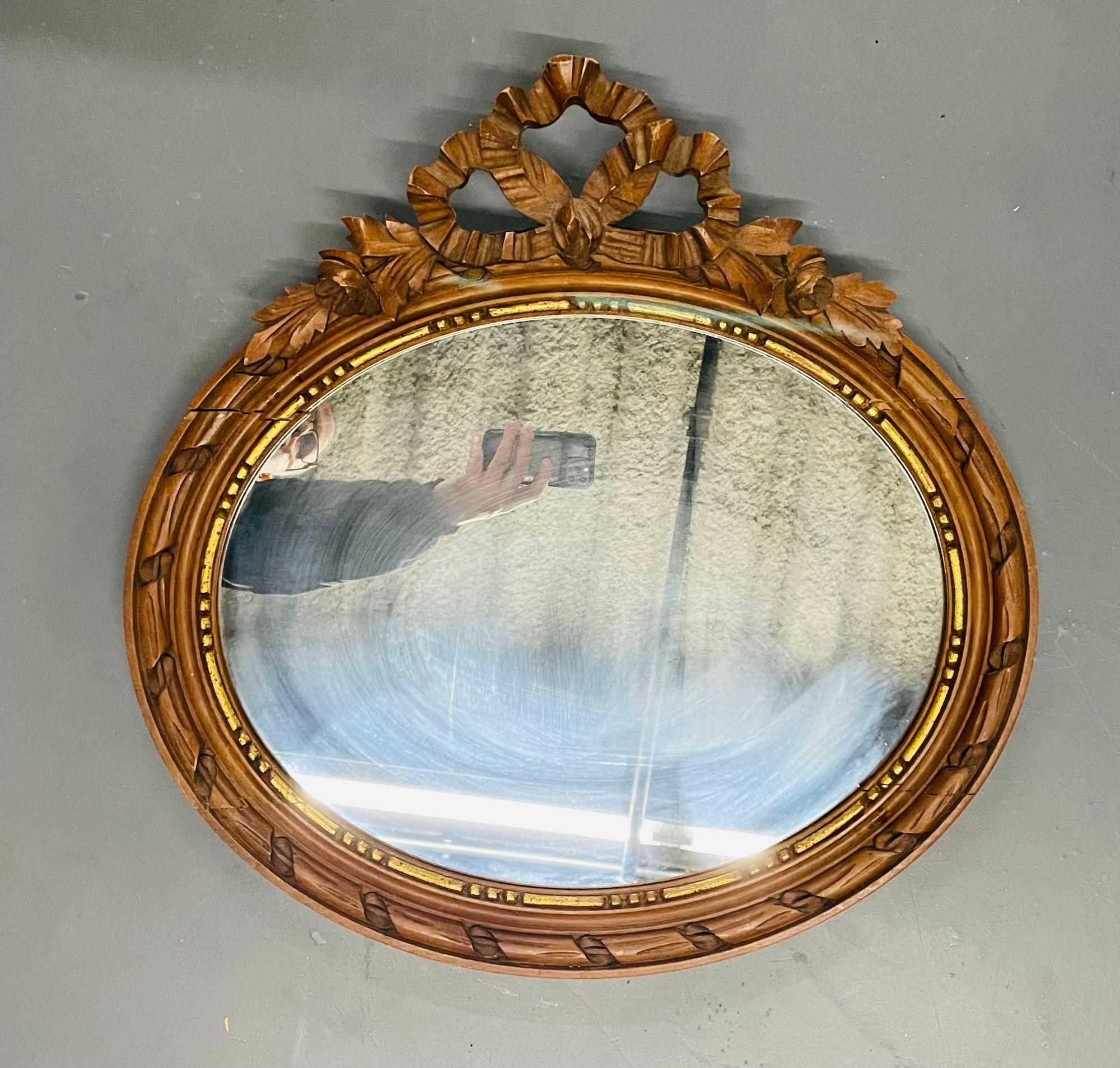 Français Miroir mural ou console en bois doré de style Louis XVI en vente