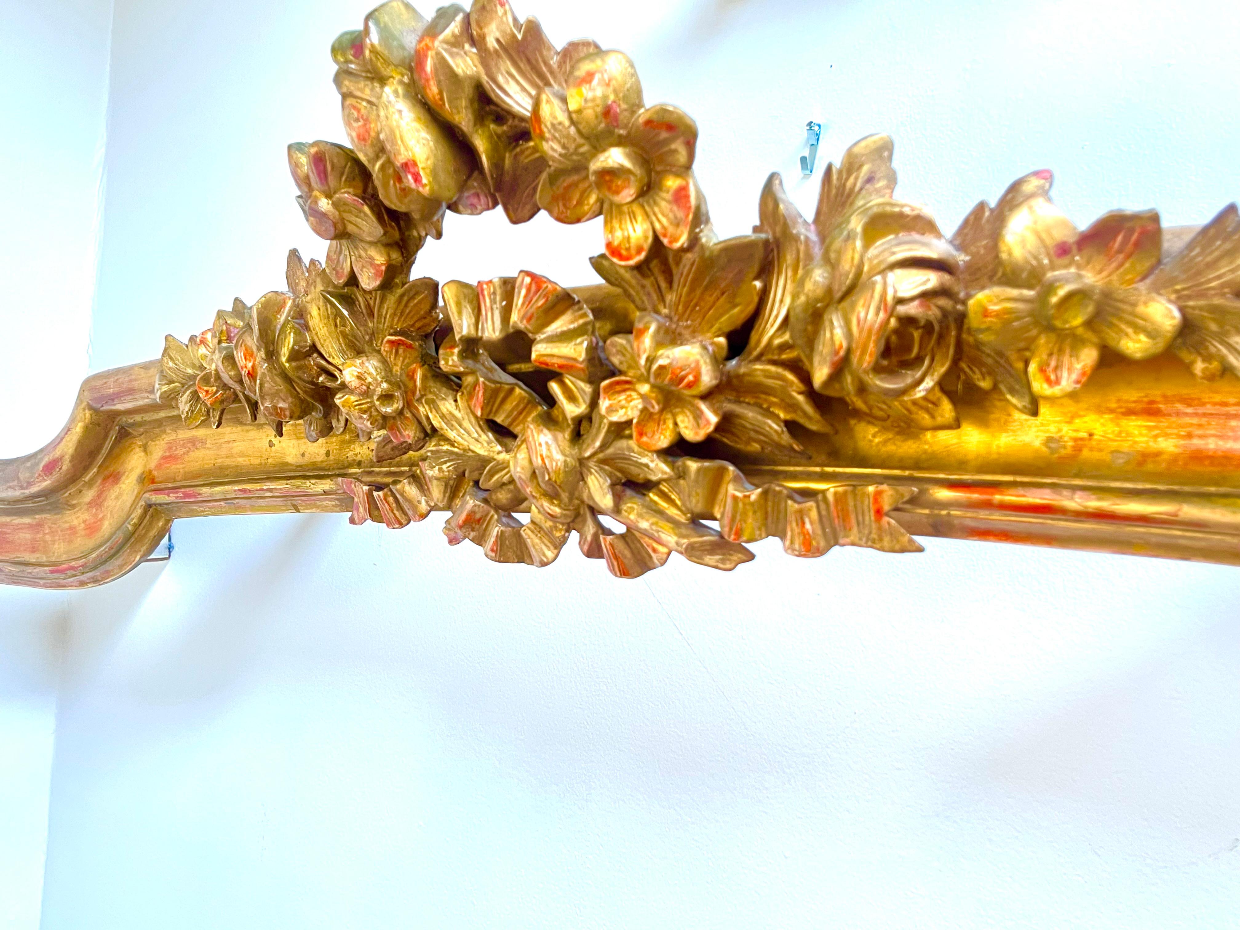 Architektonisches Element aus Giltwood im Louis XVI-Stil, montiert als Kranz oder Baldachin im Zustand „Relativ gut“ im Angebot in Nashville, TN