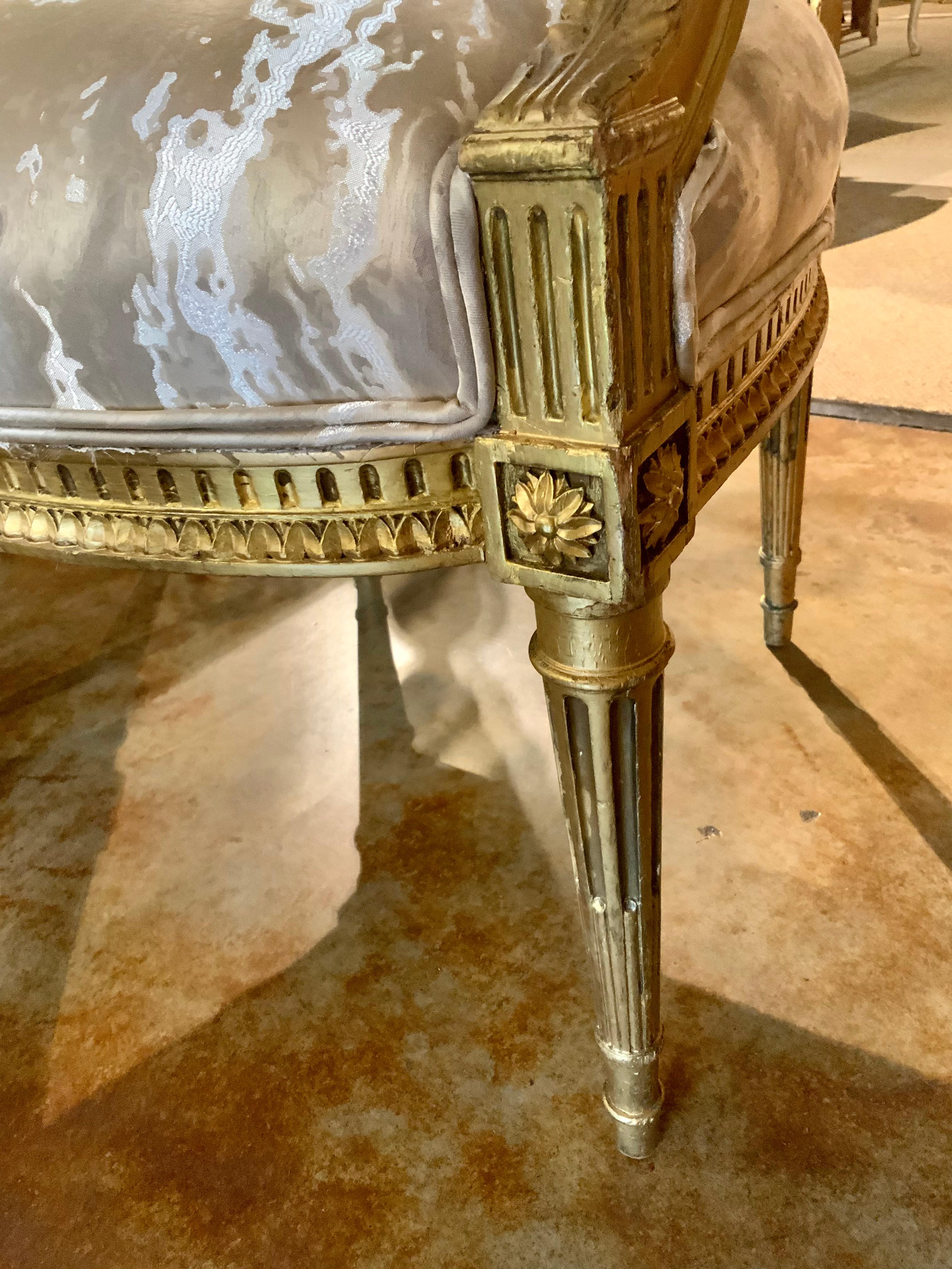 Louis XVI-Stil vergoldete Armstühle/fauteuils 19 thc. Mit quadratischen Rückseiten im Zustand „Hervorragend“ im Angebot in Houston, TX