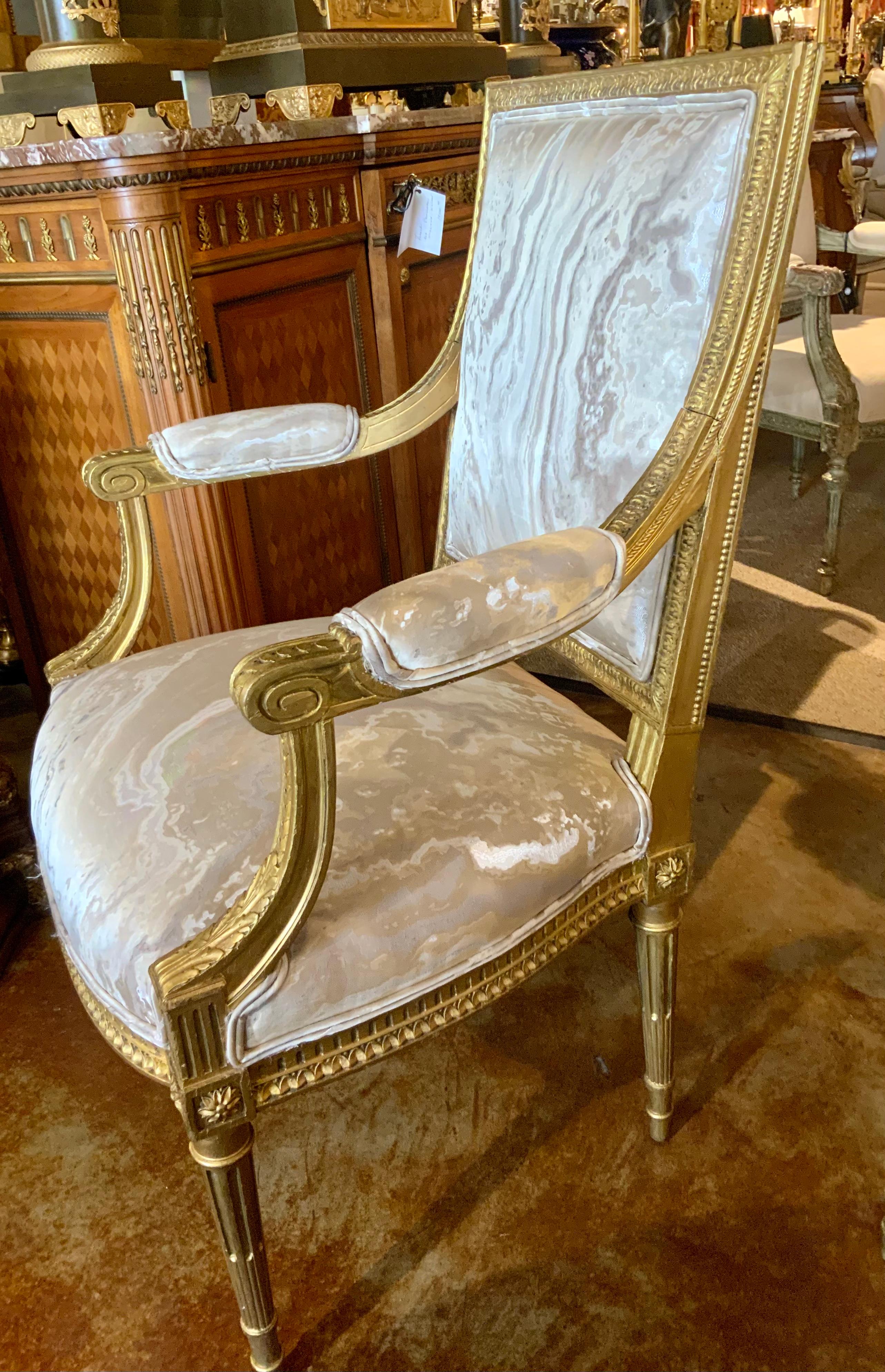 Louis XVI-Stil vergoldete Armstühle/fauteuils 19 thc. Mit quadratischen Rückseiten im Angebot 1