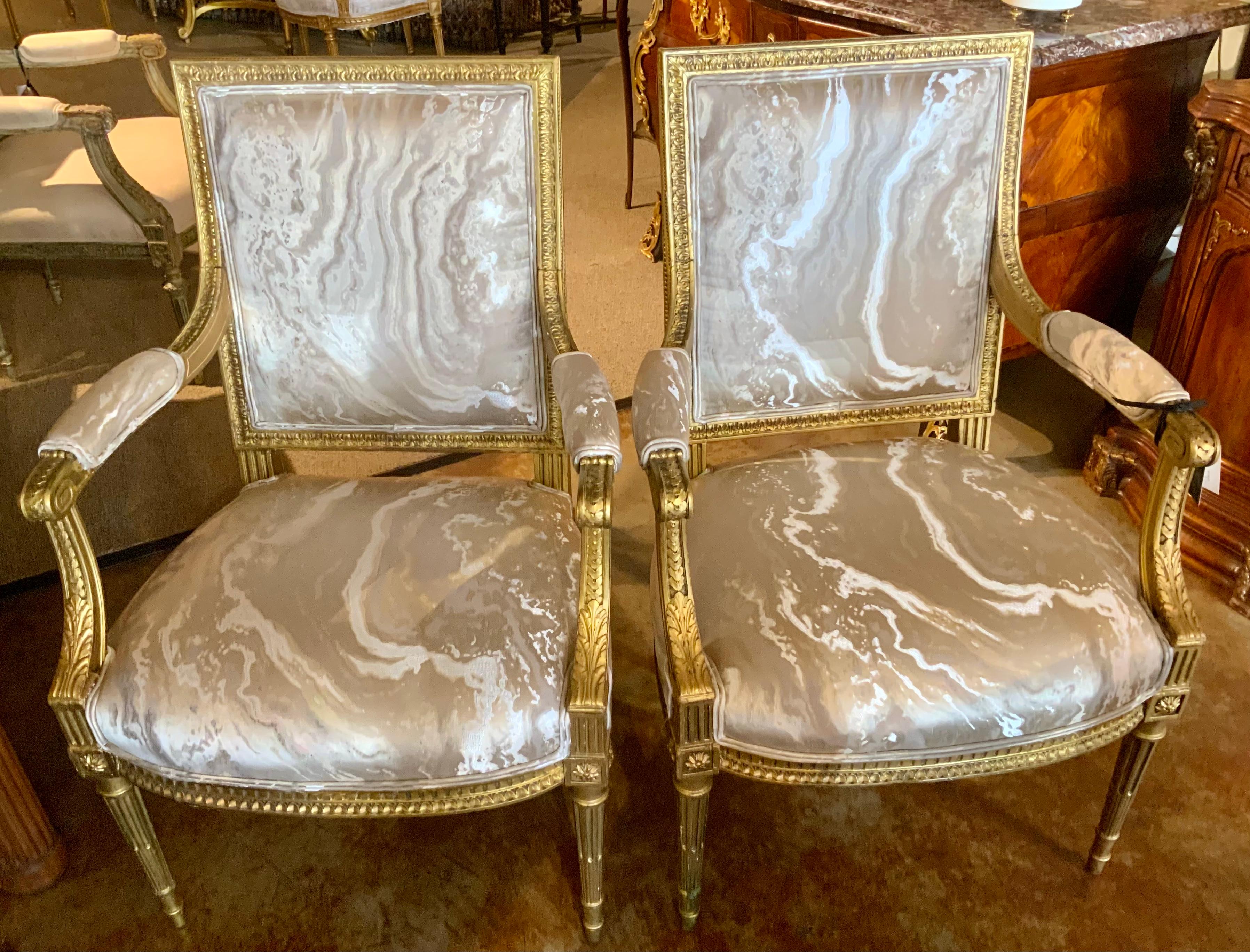 Louis XVI-Style giltwood arm chairs/fauteuils 19 thc. With square backs 3