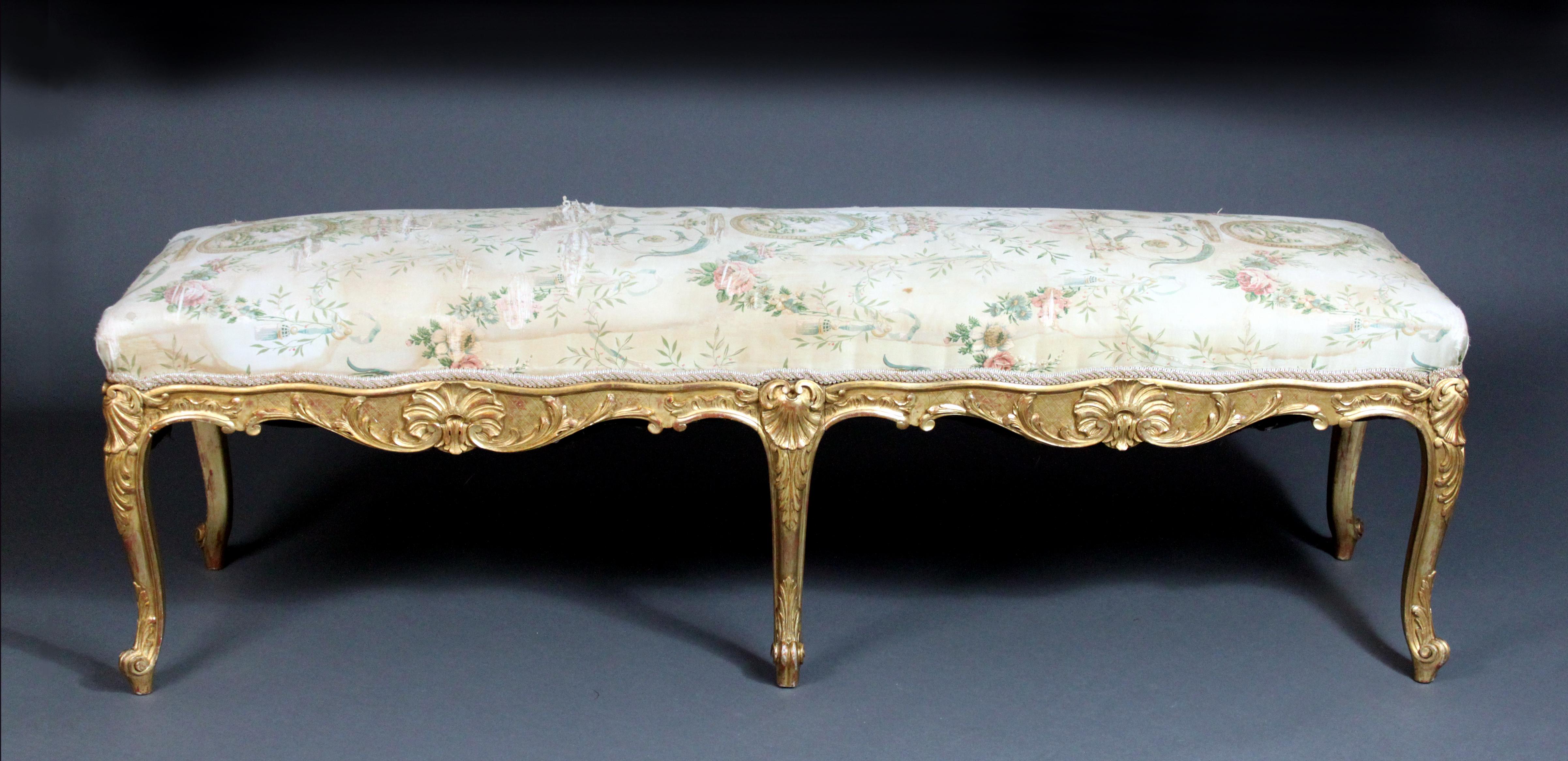 Louis XVI Style Giltwood Cabriole Leg Stool In Good Condition In Bradford-on-Avon, Wiltshire