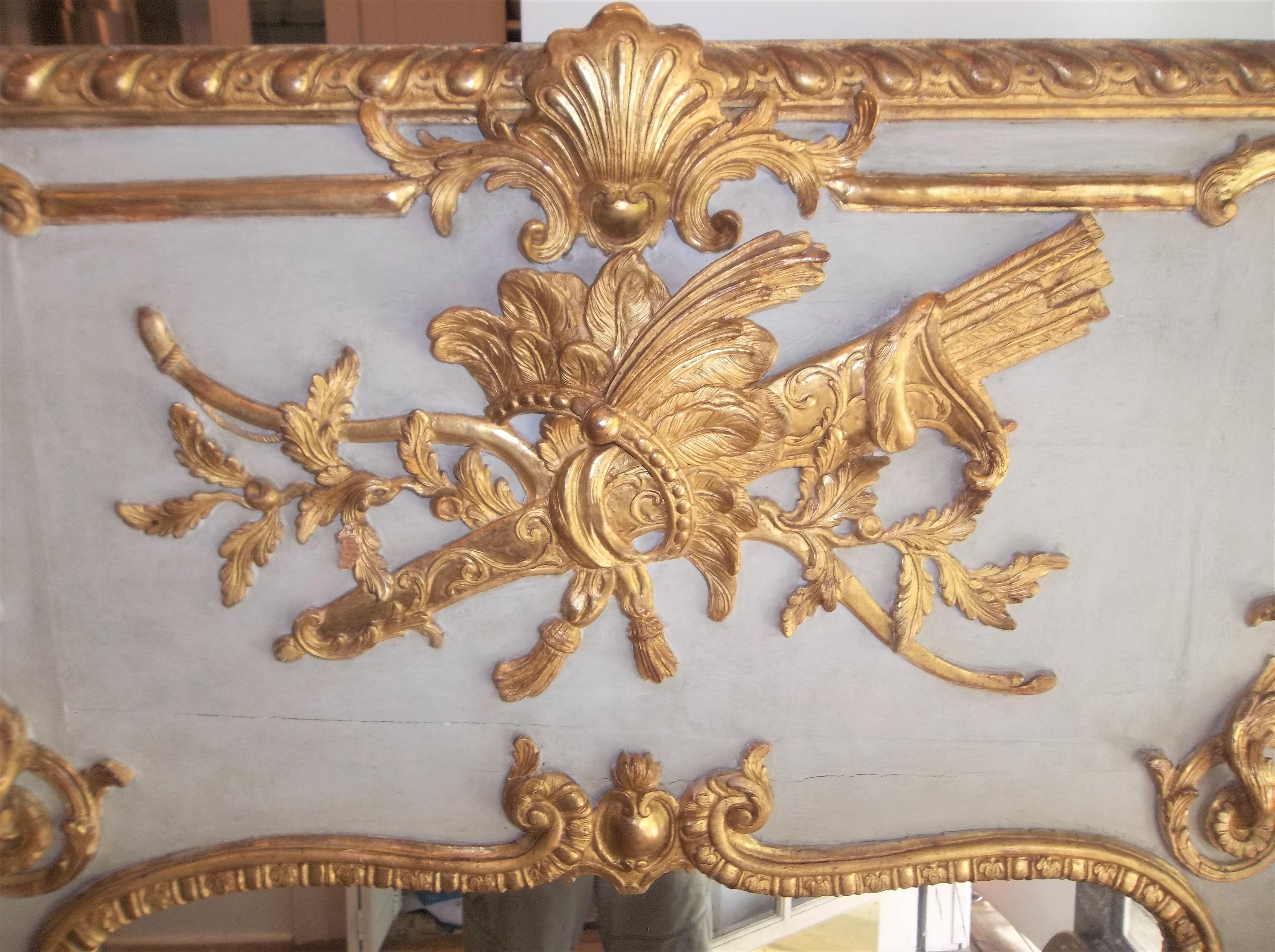 Louis XVI Style Giltwood Carved Trumeau Boiserie Fragment with Trophy In Good Condition In Nashville, TN