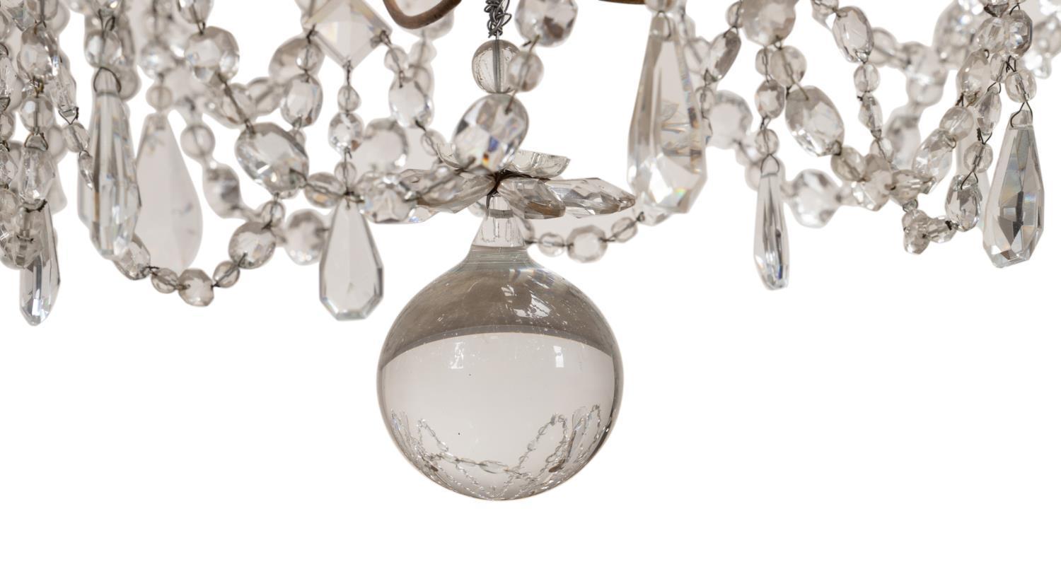 Lustre en bois doré et cristal de style Louis XVI Bon état - En vente à Atlanta, GA