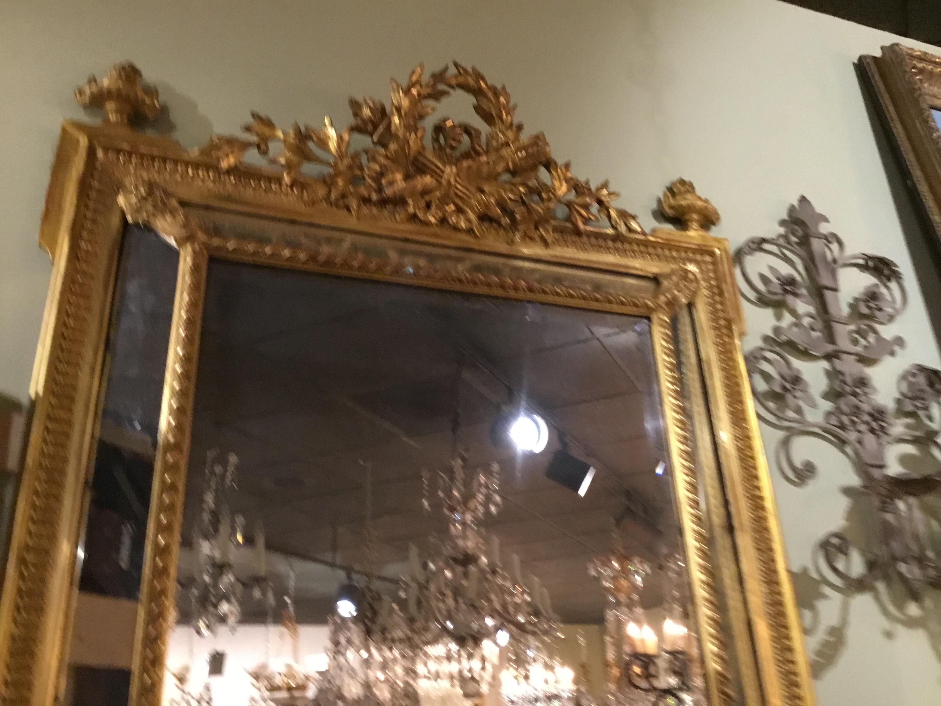 XIXe siècle Miroir à coussin en bois doré de style Louis XVI, 19e siècle en vente