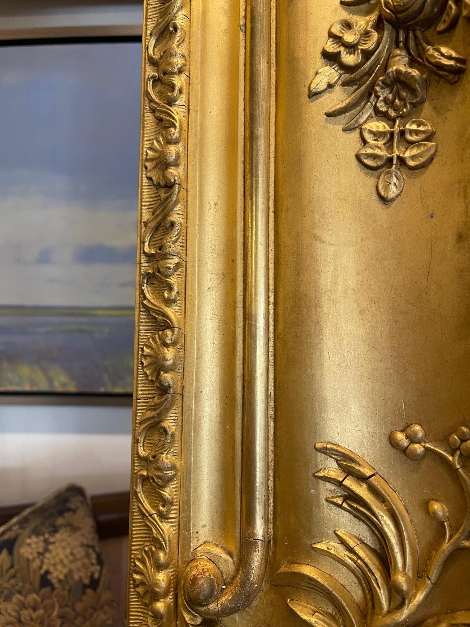 Vergoldeter Holzrahmen im Louis-XVI-Stil mit dekorativem geschnitztem Design, frühes 20. Jahrhundert im Angebot 3