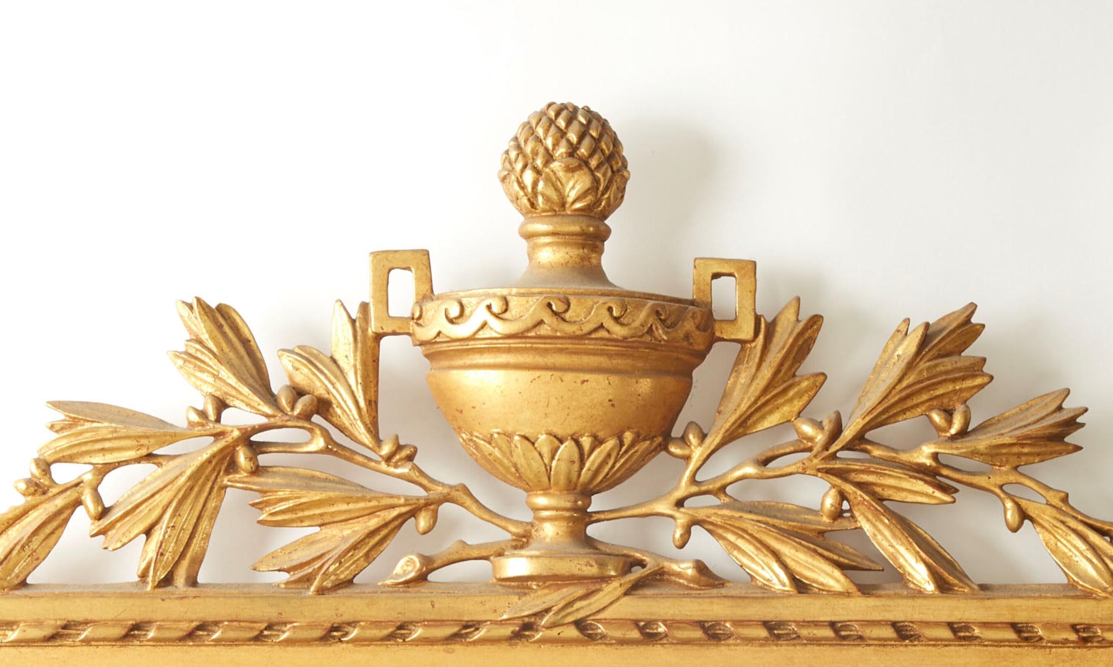 Doré Style Louis XVI  Miroir suspendu de cheminée Giltwood en vente