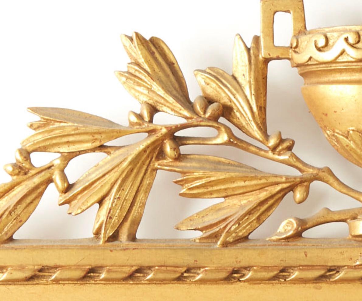 Début du 20ème siècle Style Louis XVI  Miroir suspendu de cheminée Giltwood en vente