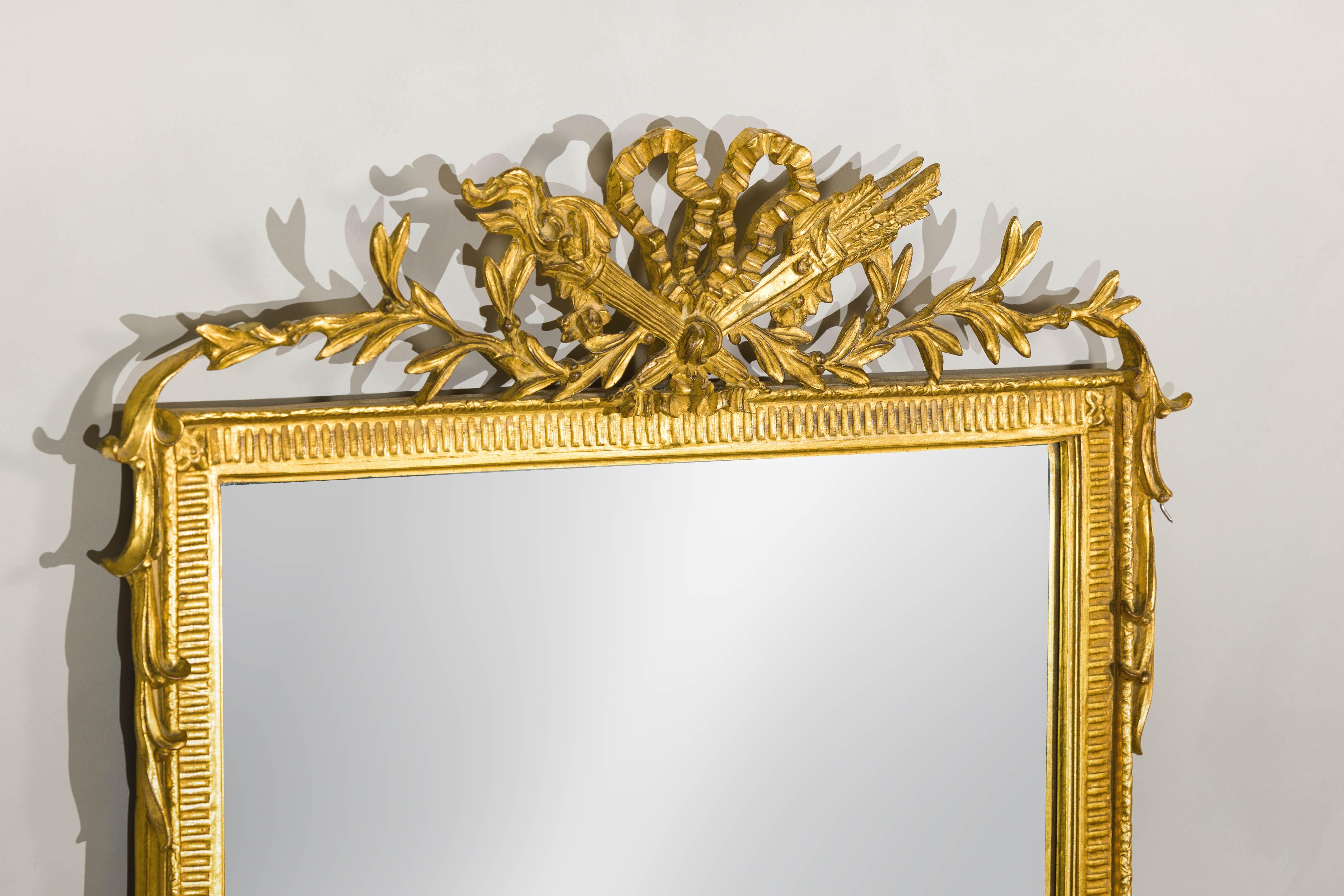 Louis XVI-Style Giltwood Mirror with Allegorical Crest of Triumph and Virtue For Sale 1