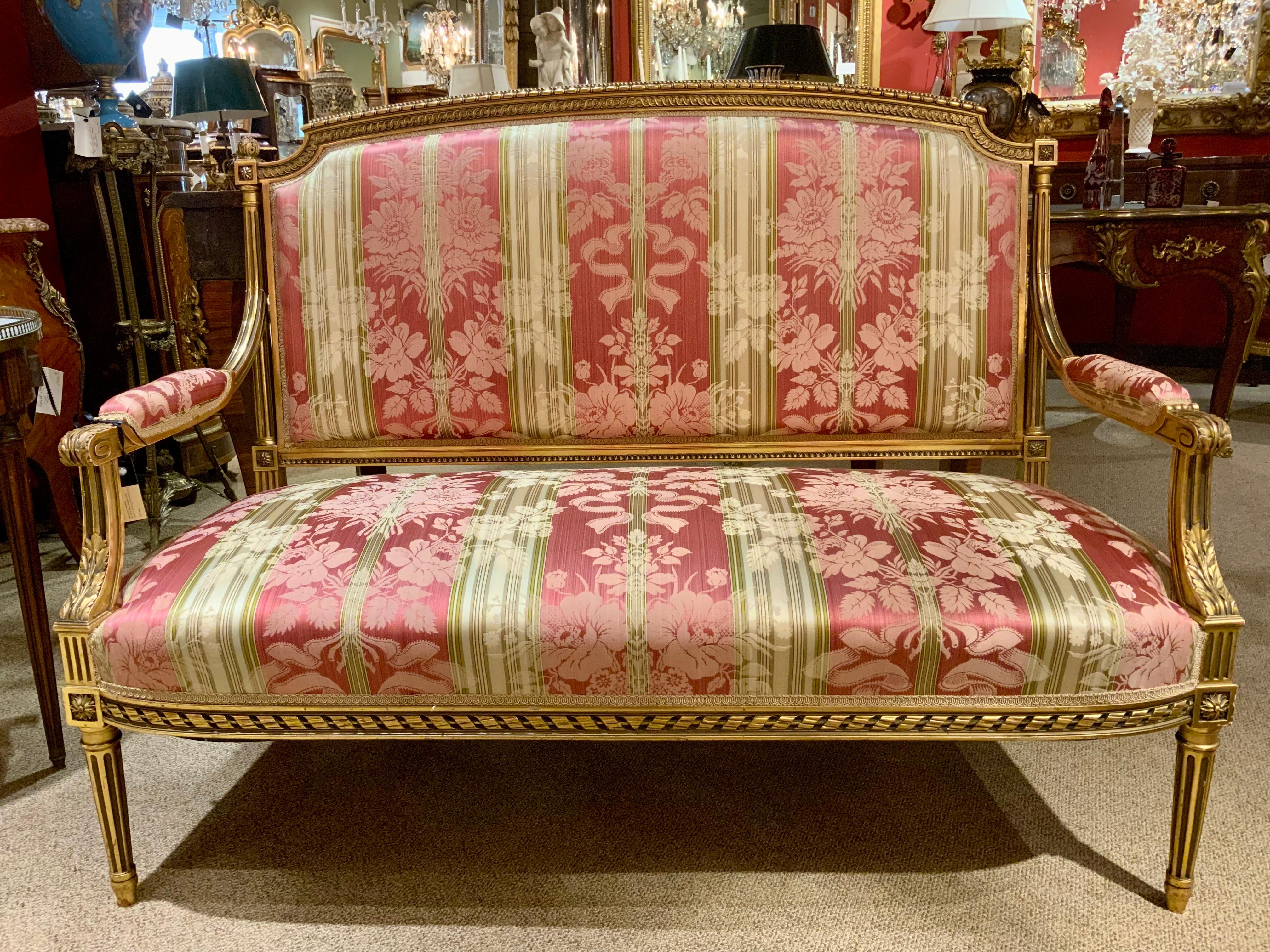 Louis XVI-Style Giltwood Settee, 19th Century with Domed Back For Sale 6