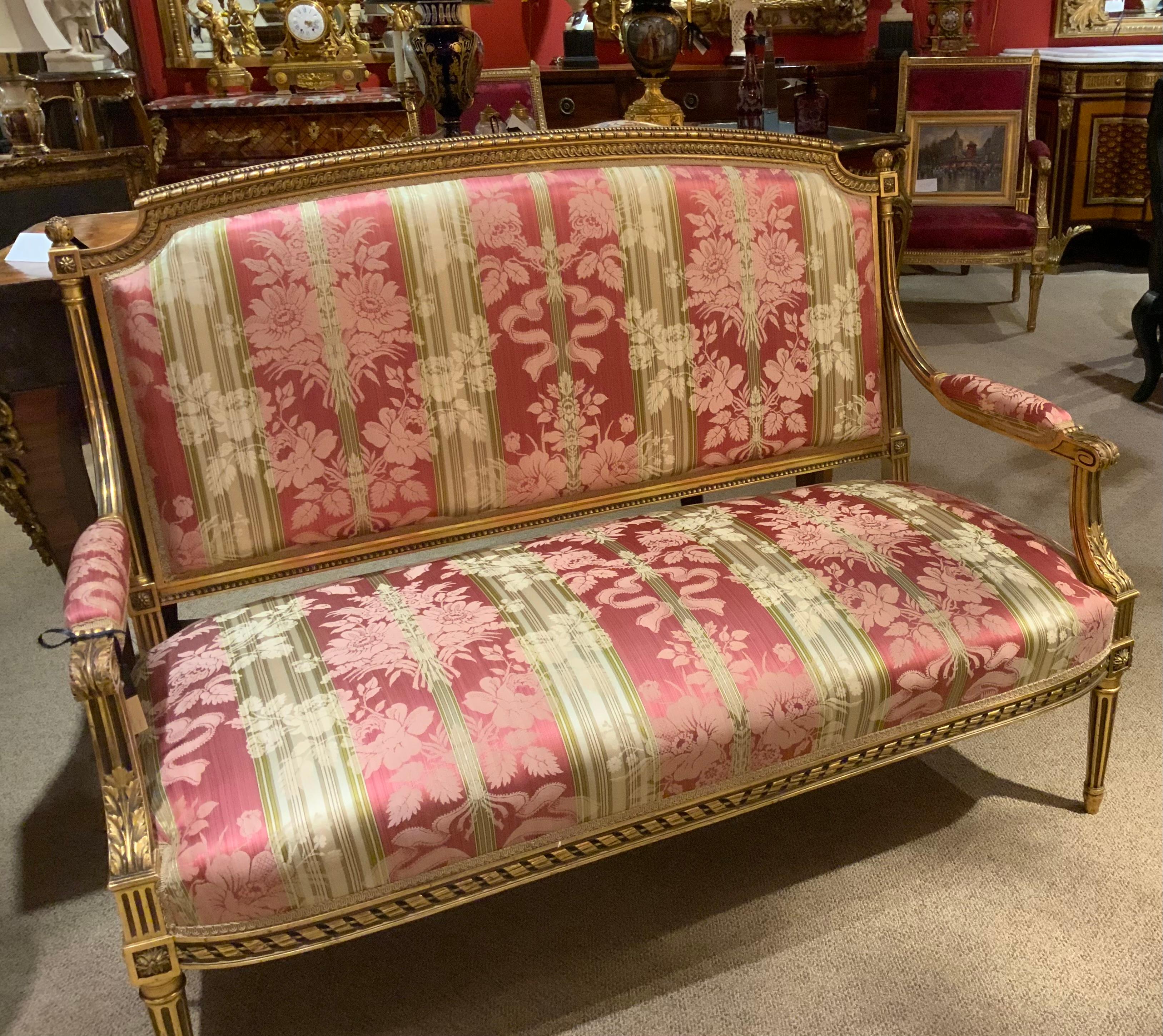 Louis XVI-Style Giltwood Settee, 19th Century with Domed Back In Excellent Condition For Sale In Houston, TX