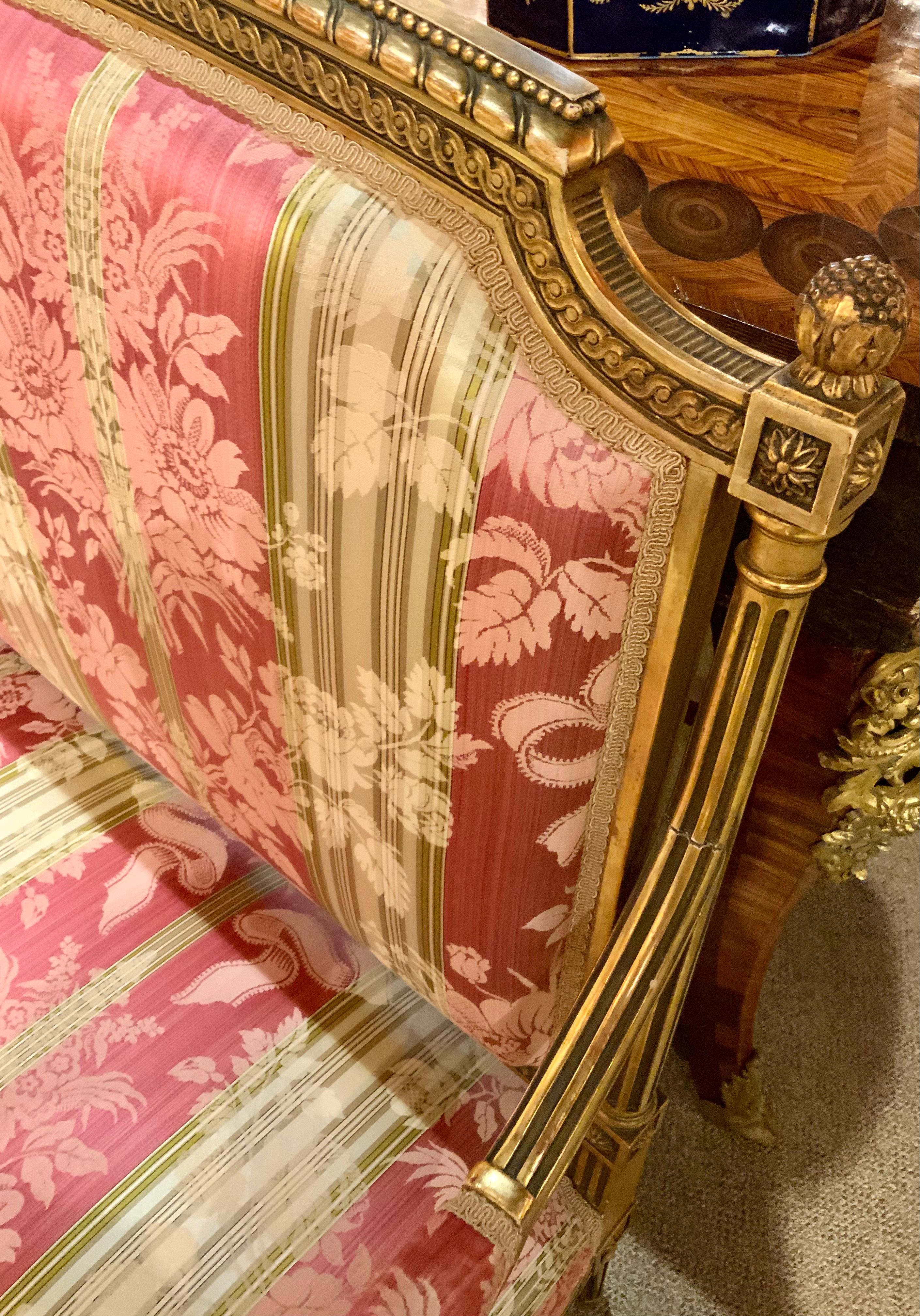 Louis XVI-Style Giltwood Settee, 19th Century with Domed Back For Sale 1