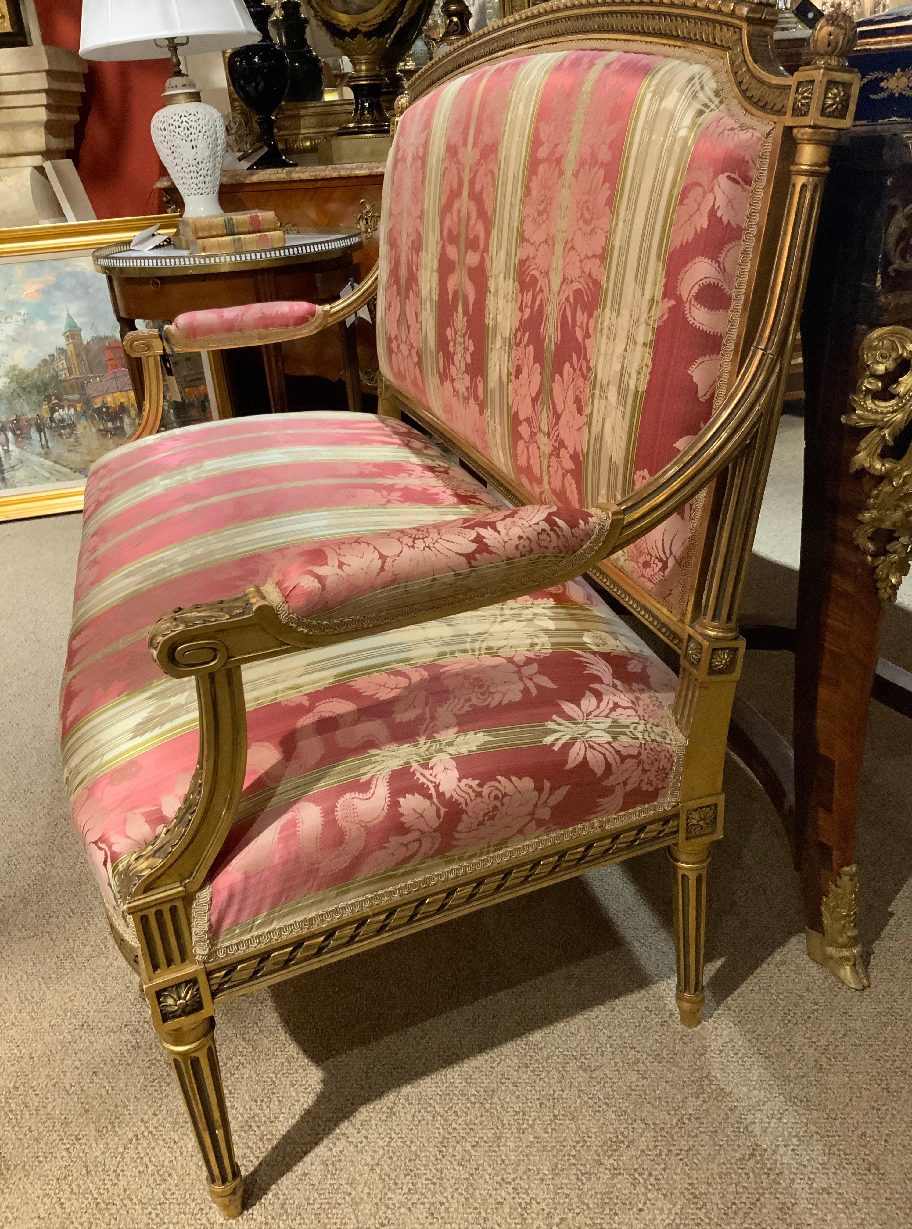 Louis XVI-Style Giltwood Settee, 19th Century with Domed Back For Sale 3