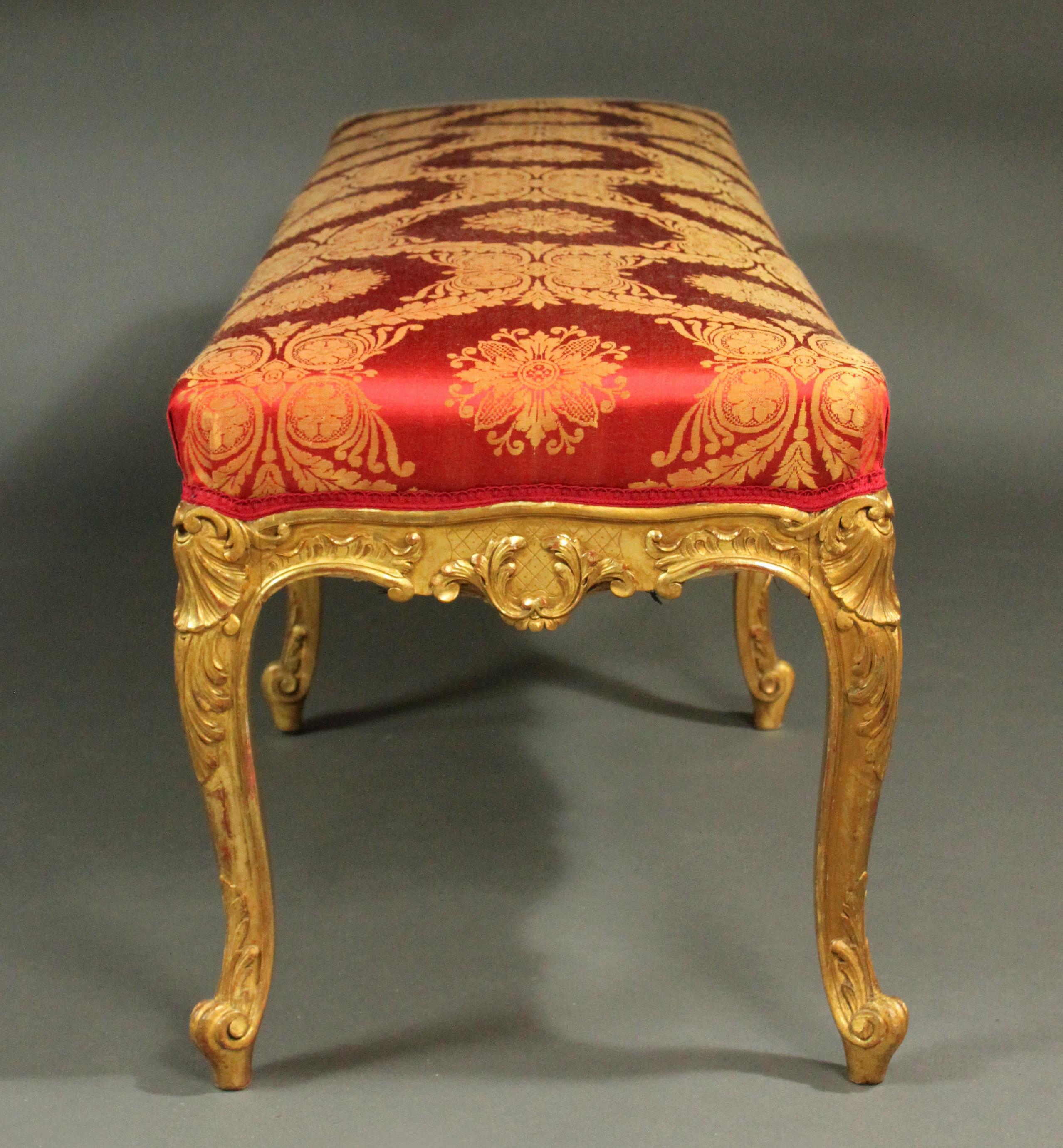 Louis XVI Style Giltwood Stool In Good Condition For Sale In Bradford-on-Avon, Wiltshire