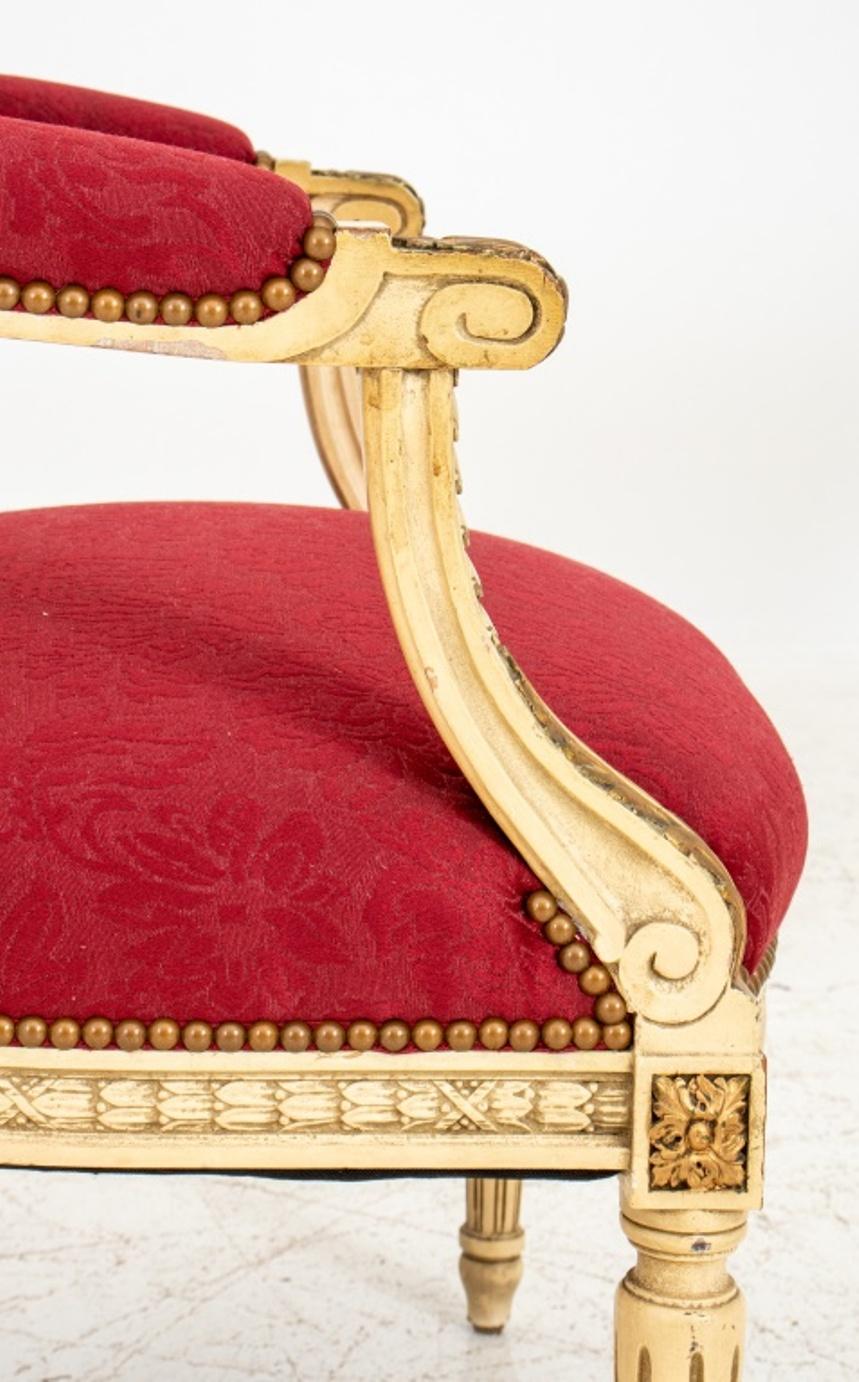 Louis XVI-Stil Gold & Weiß lackierte Sessel, Paar im Angebot 1