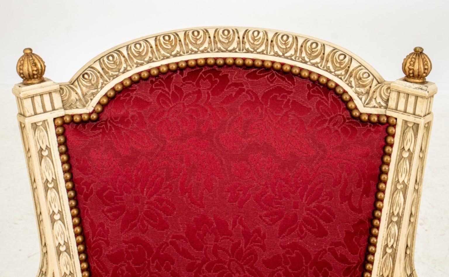 Louis XVI-Stil Gold & Weiß lackierte Sessel, Paar im Angebot 3
