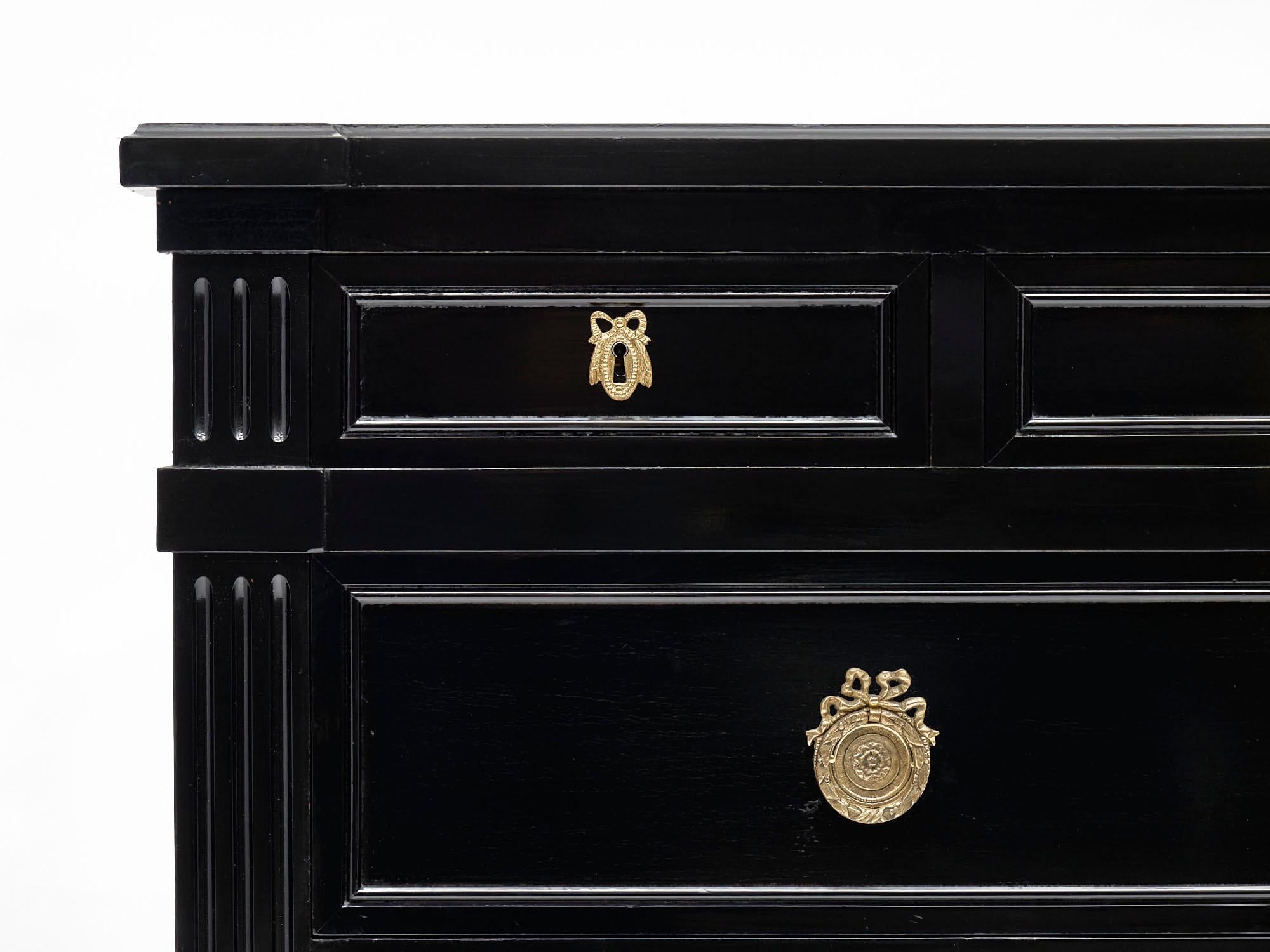 Louis XVI Style Grand Chest In Good Condition In Austin, TX