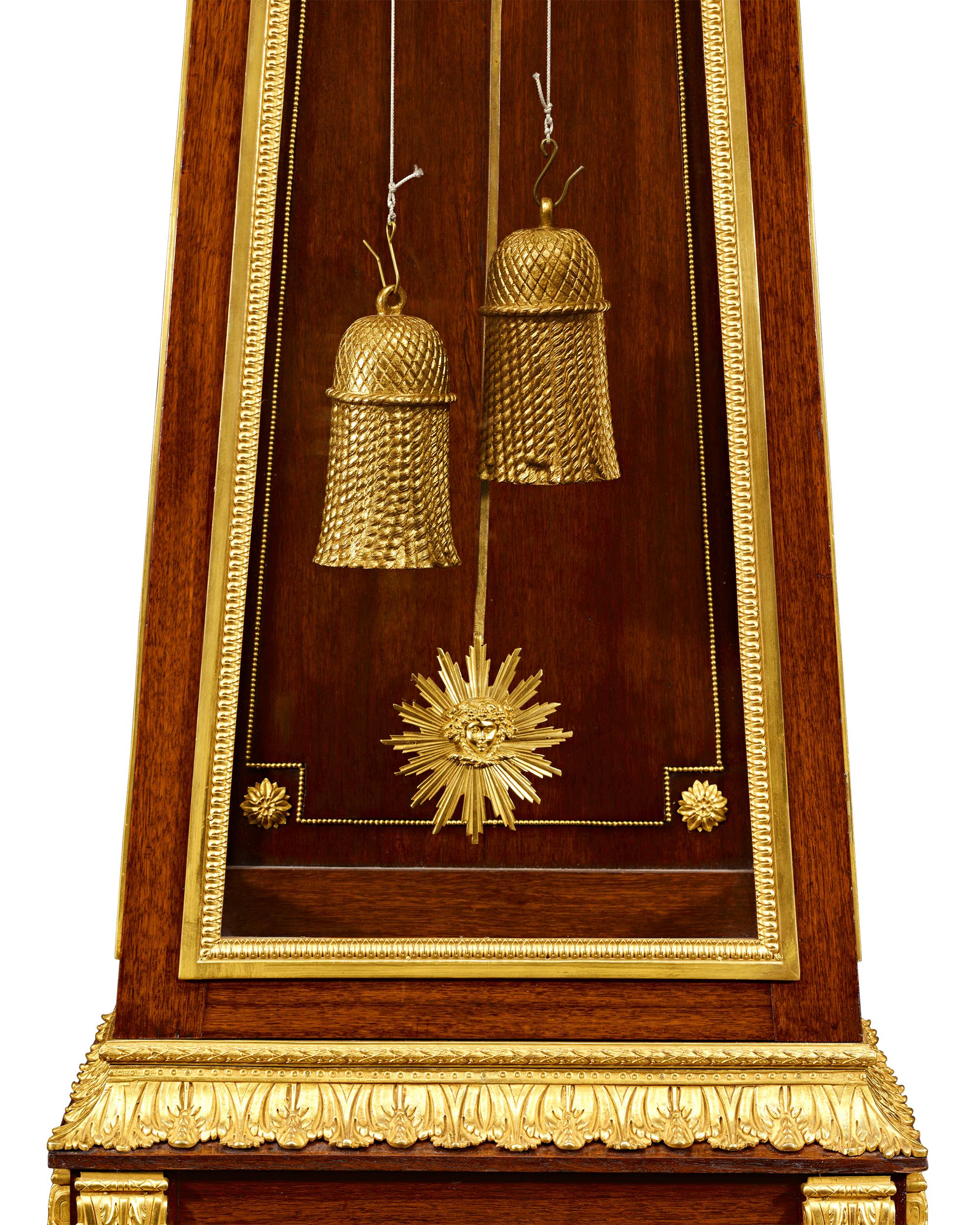 Horloge régulateur grand modèle de style Louis XVI Excellent état - En vente à New Orleans, LA
