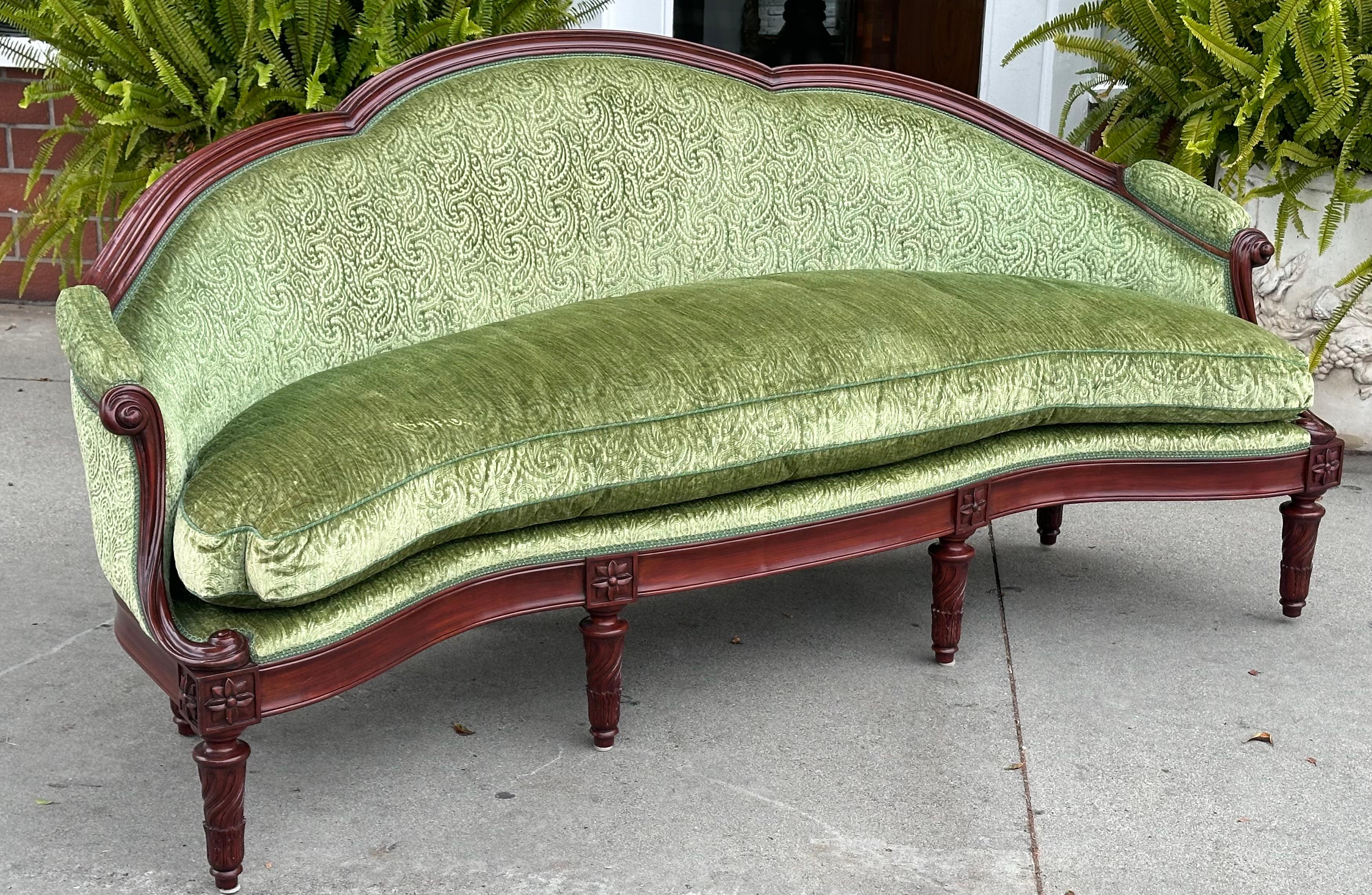 Sofá Settee Canapé de Terciopelo Verde Recortado Estilo Luis XVI en venta 1