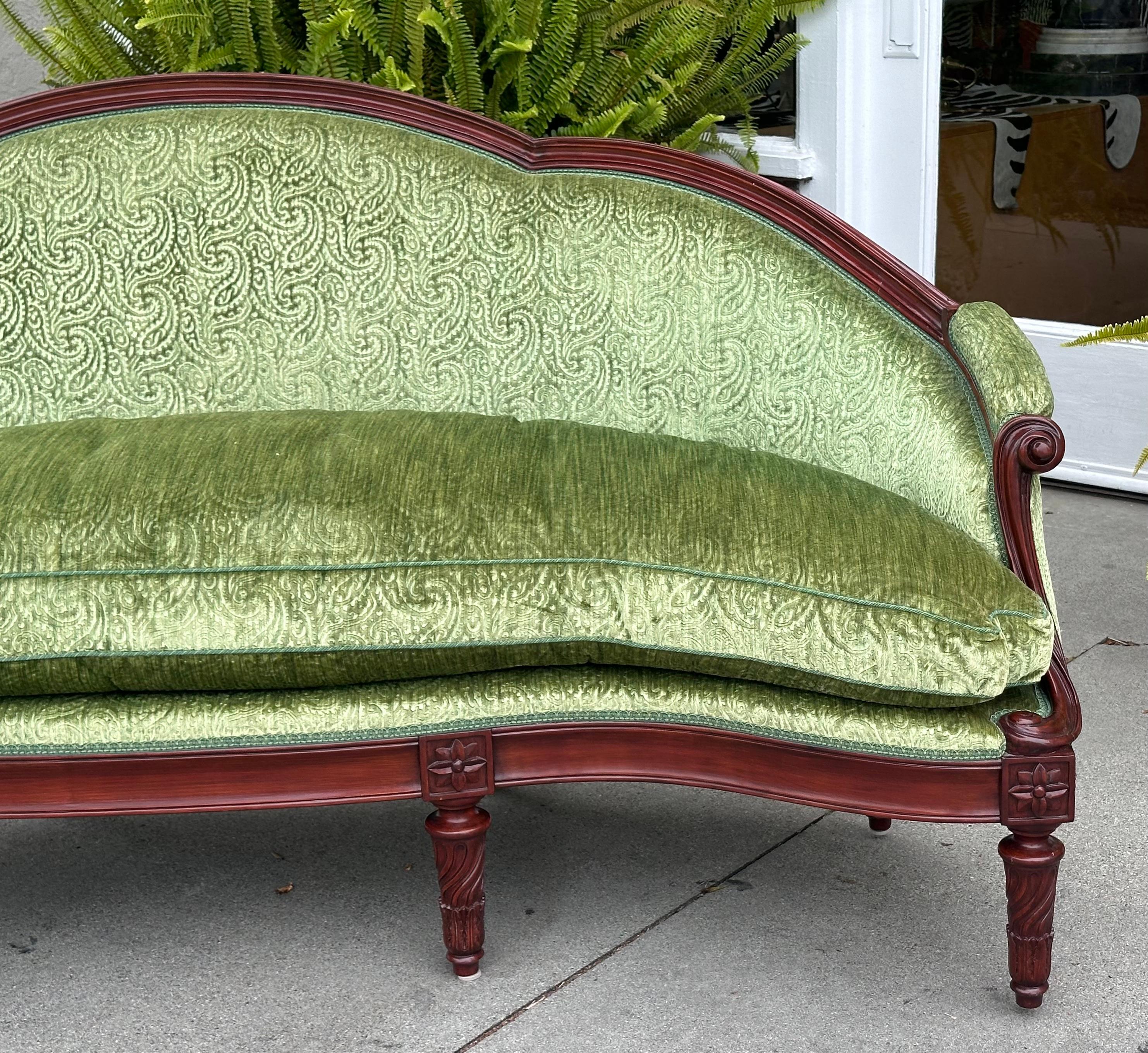 Sofá Settee Canapé de Terciopelo Verde Recortado Estilo Luis XVI en venta 2