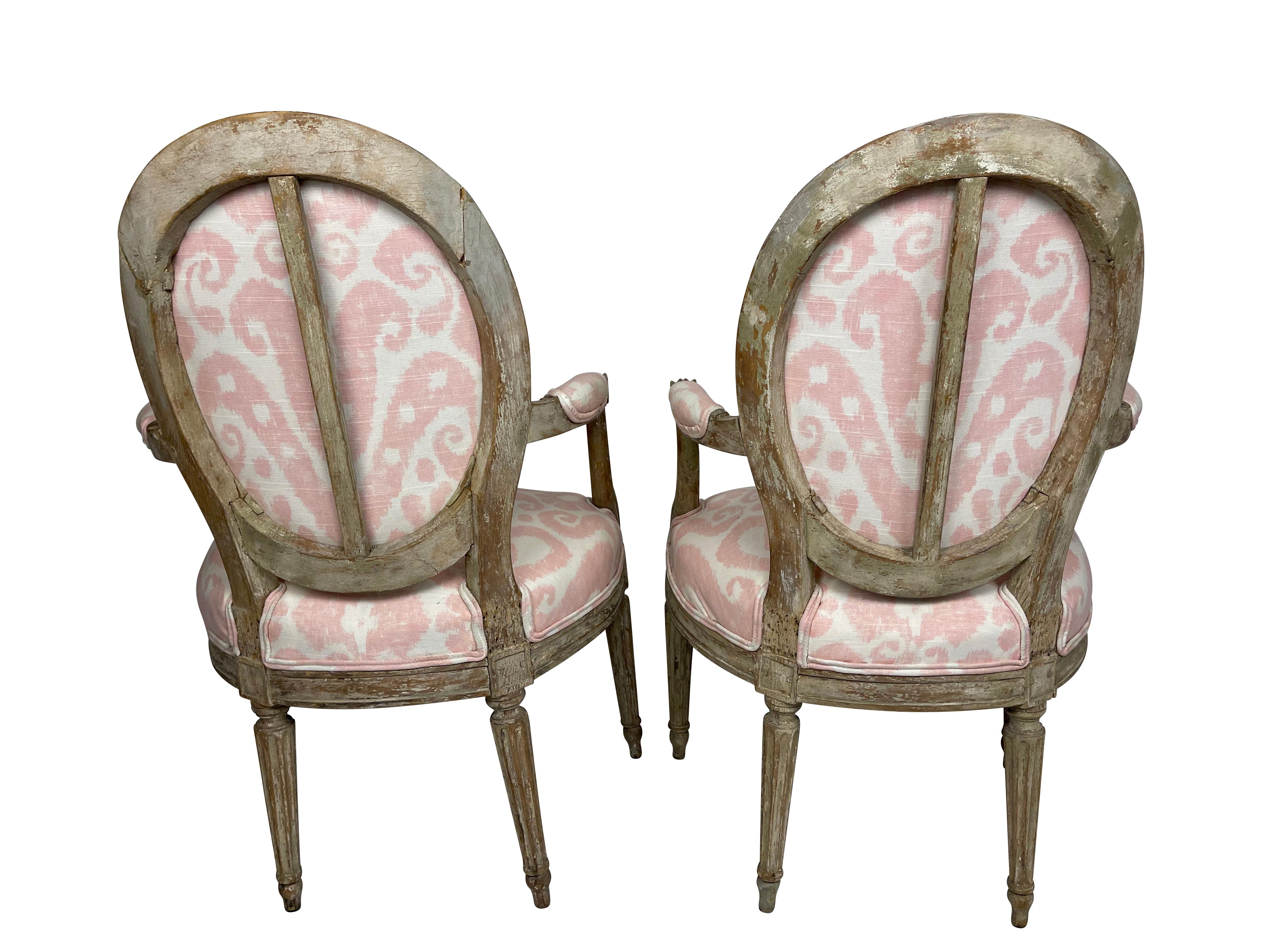 Louis XVI Style Grey Painted Armchairs in Pink and White Ikat Upholstery 3