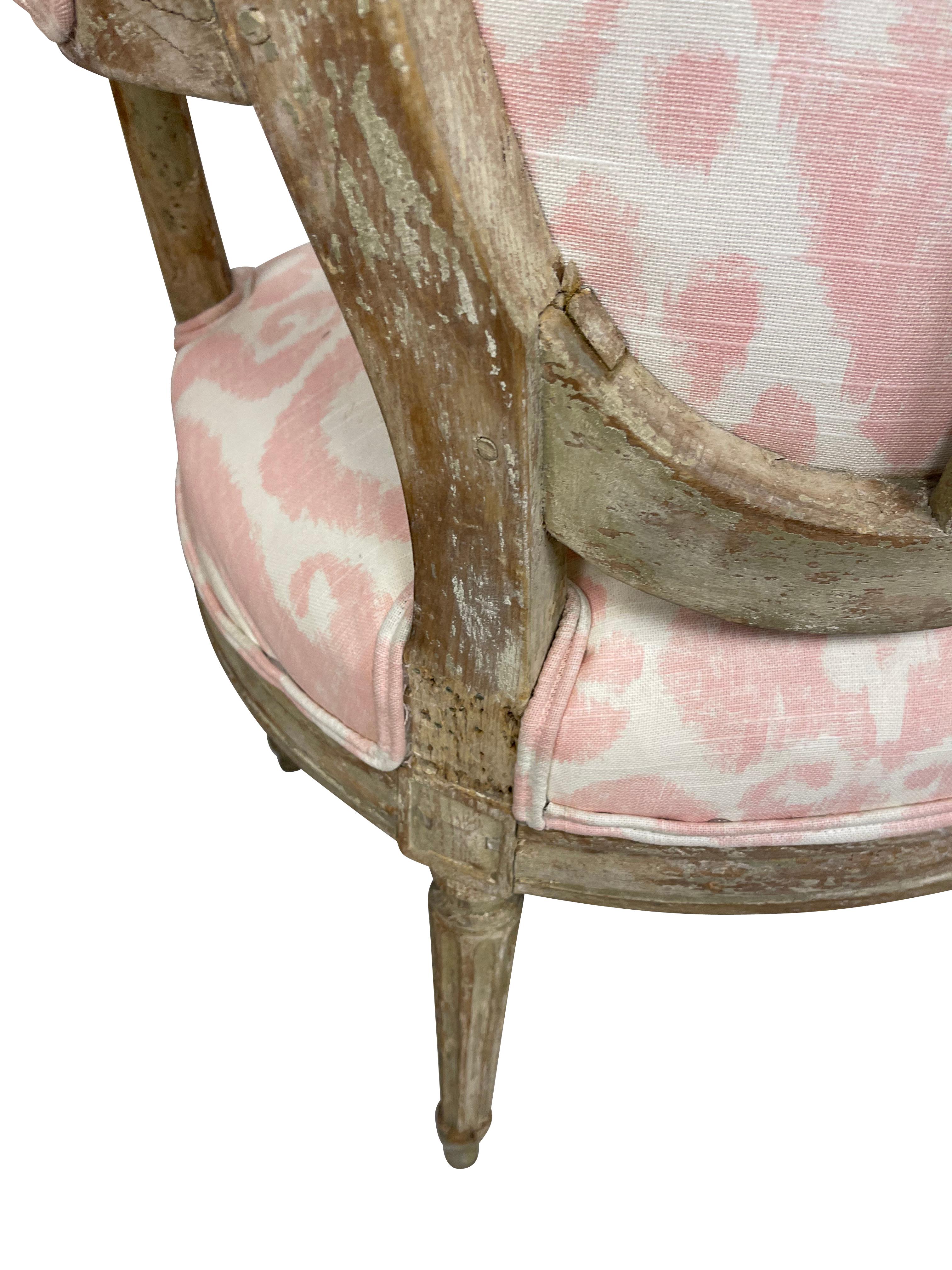 Louis XVI Style Grey Painted Armchairs in Pink and White Ikat Upholstery For Sale 5
