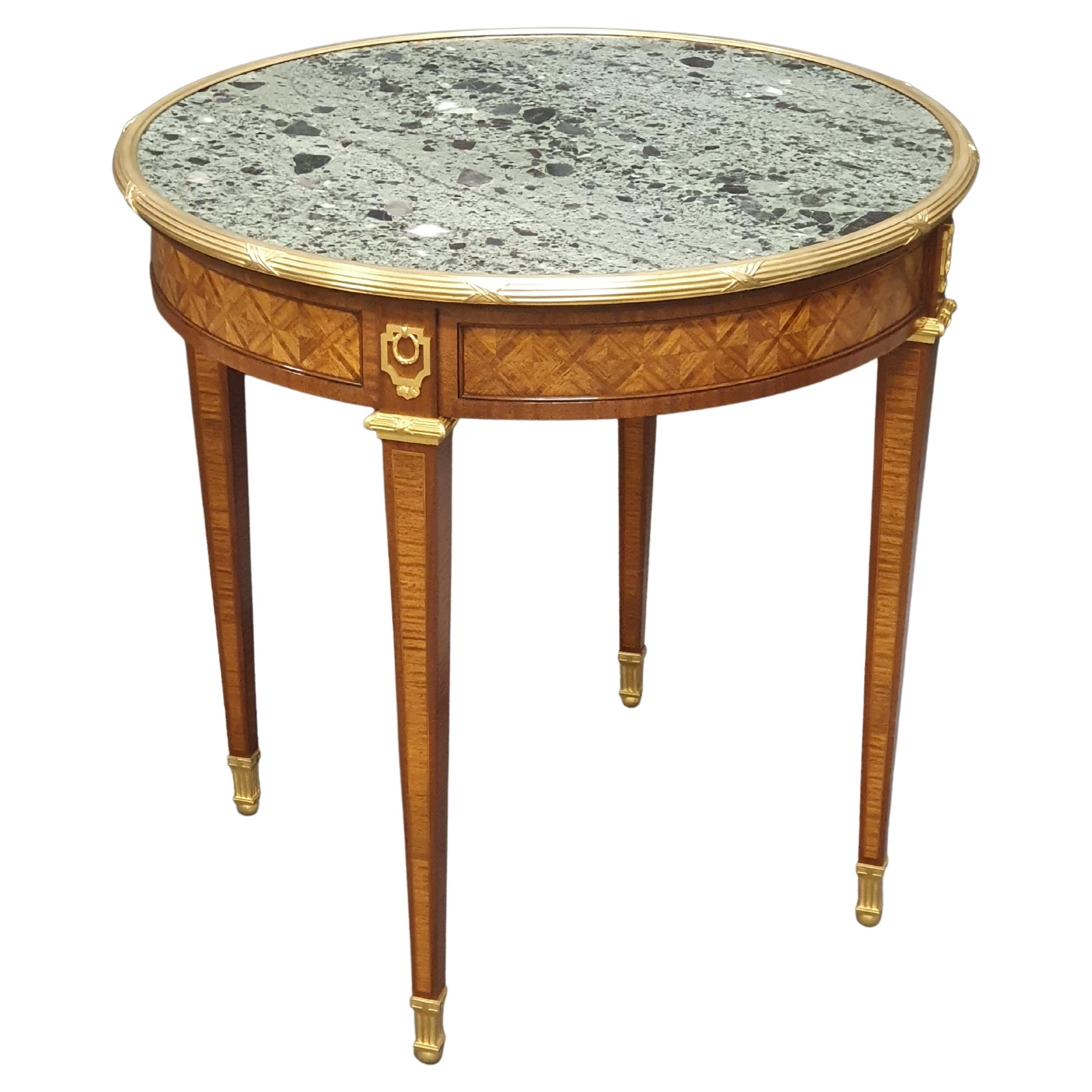 Gueridon-Tisch im Louis-XVI.-Stil mit Intarsien und vergoldeter Bronze