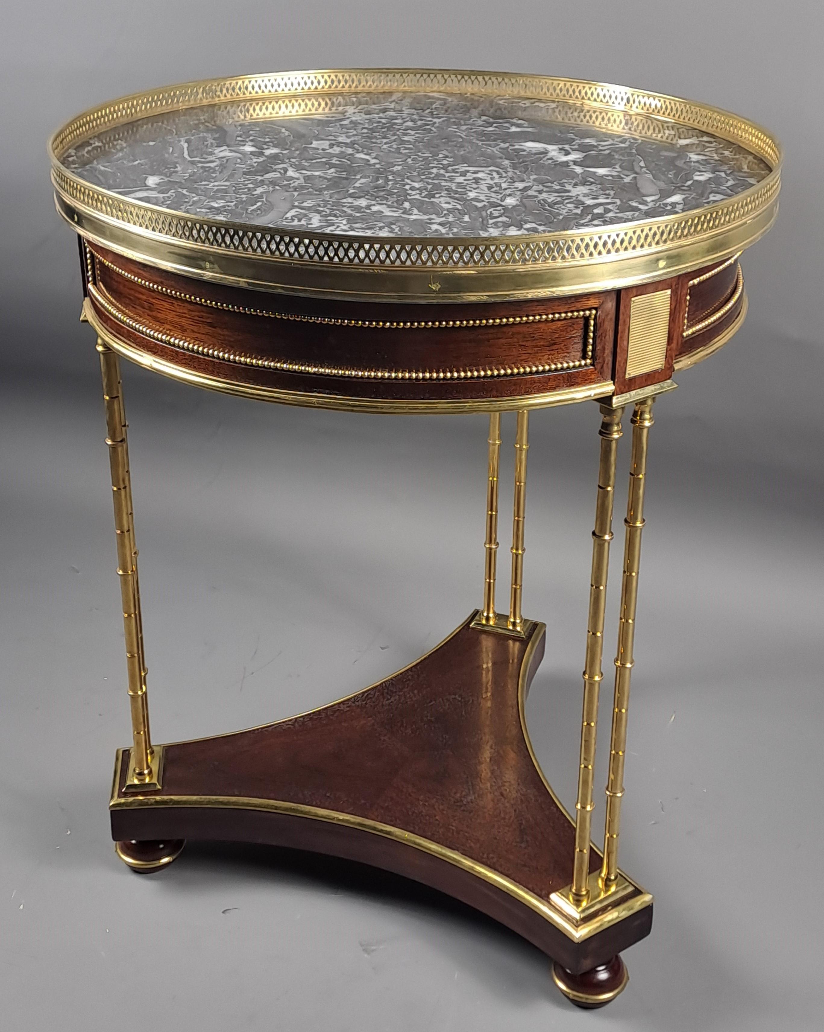 Louis XVI Style Gueridon Table In The Weisweiler Style Luis XVI en venta