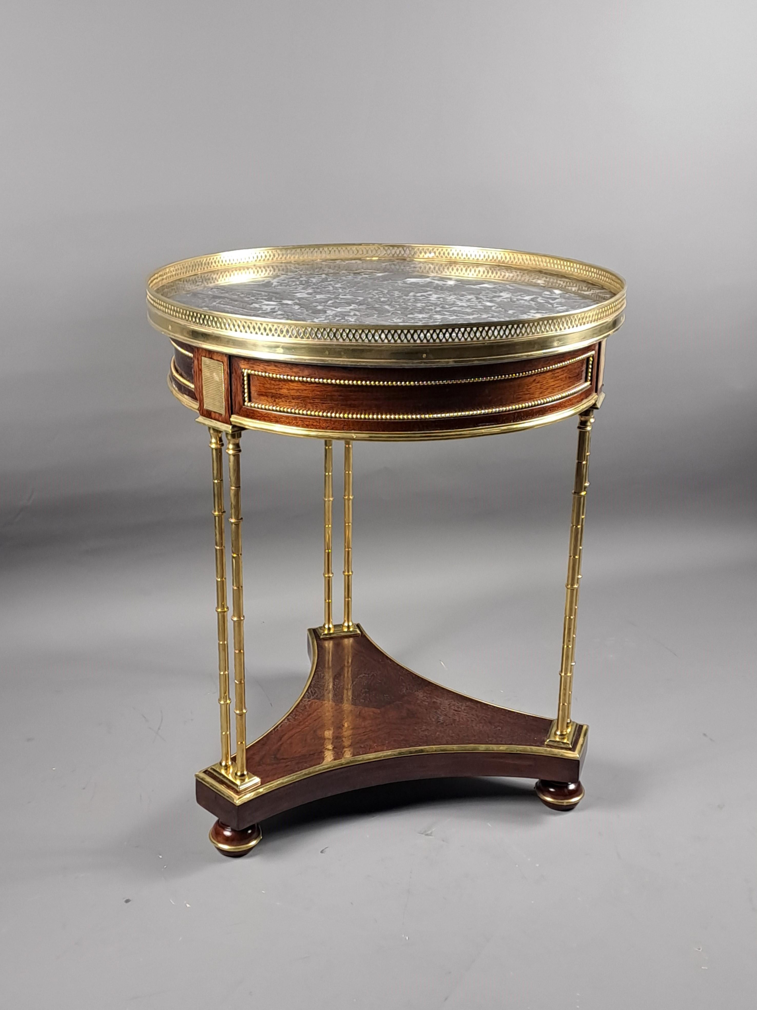 Louis XVI Style Gueridon Table In The Weisweiler Style en Bueno estado para la venta en BARSAC, FR