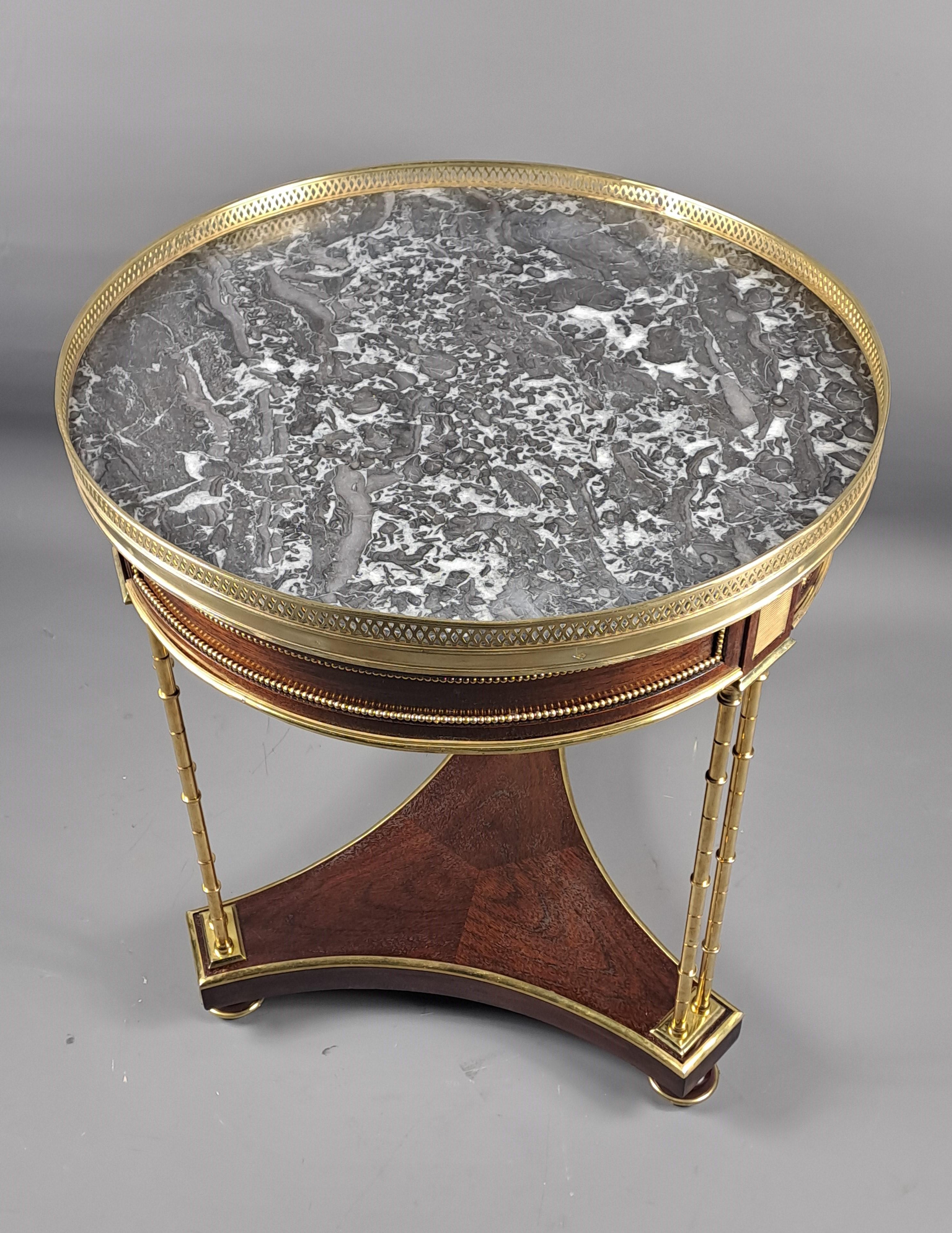 Louis XVI Style Gueridon Table In The Weisweiler Style siglo XX en venta