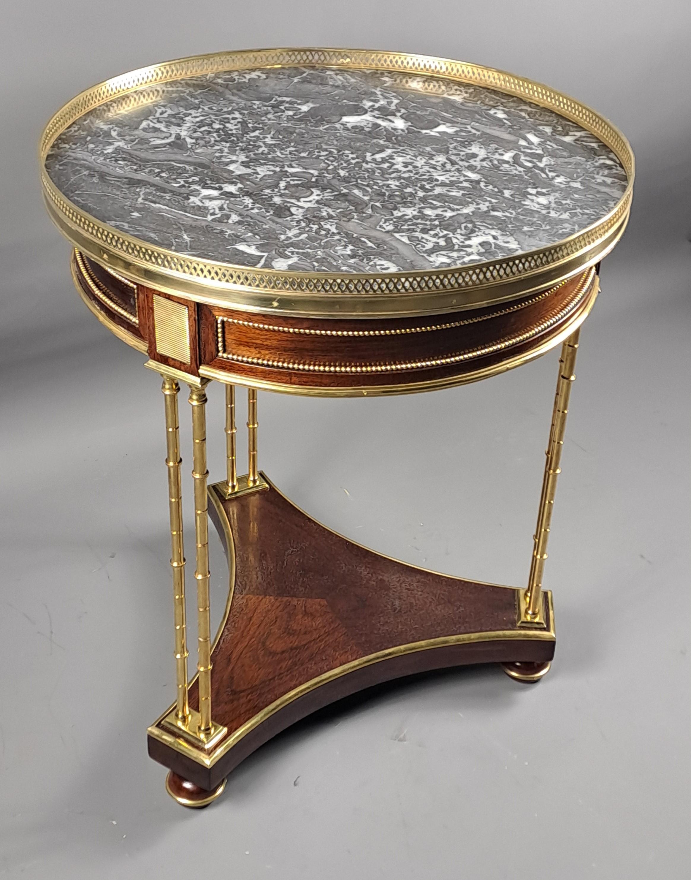 Louis XVI Style Gueridon Table In The Weisweiler Style Mármol en venta