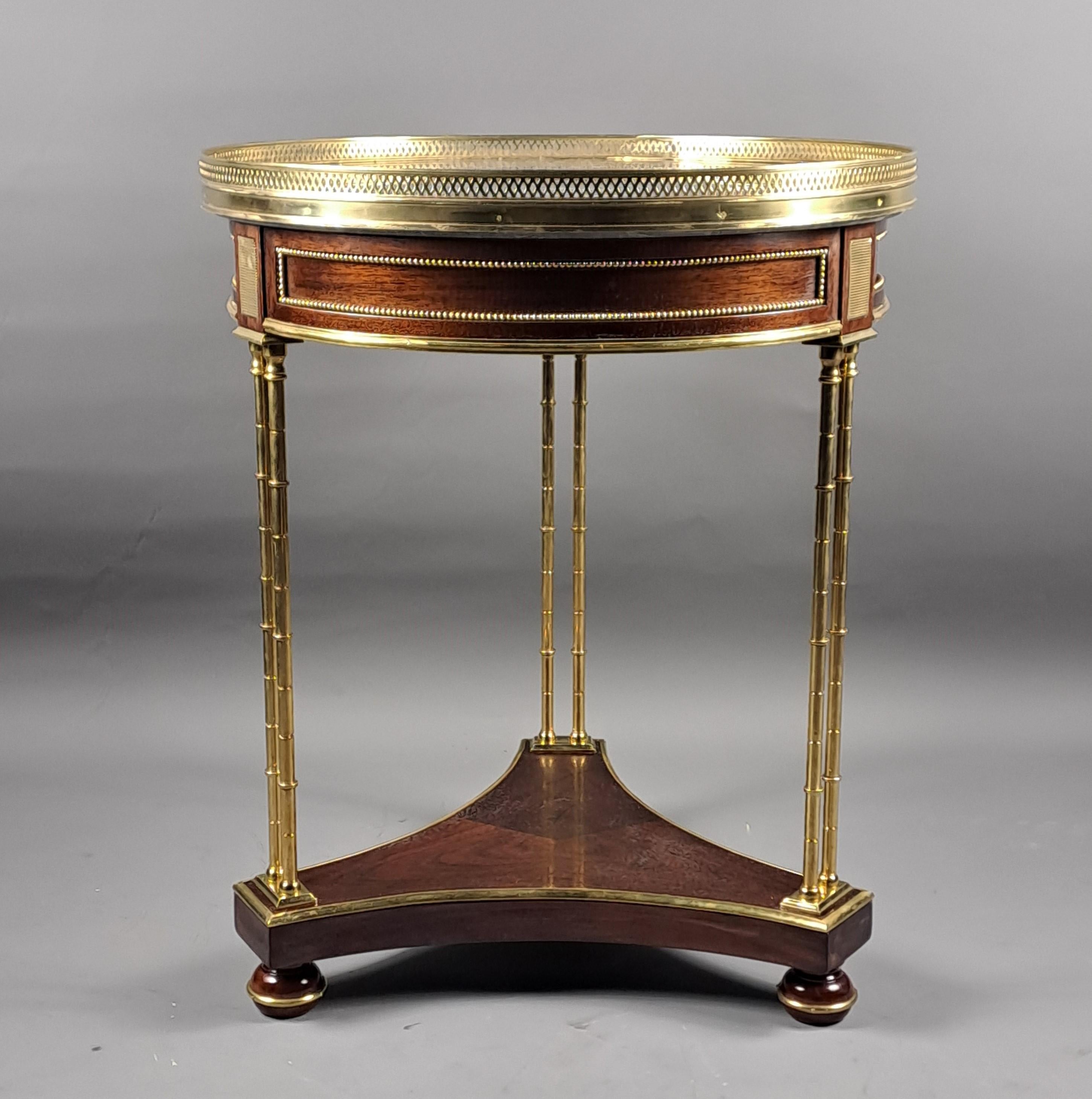 Louis XVI Style Gueridon Table In The Weisweiler Style en venta 1