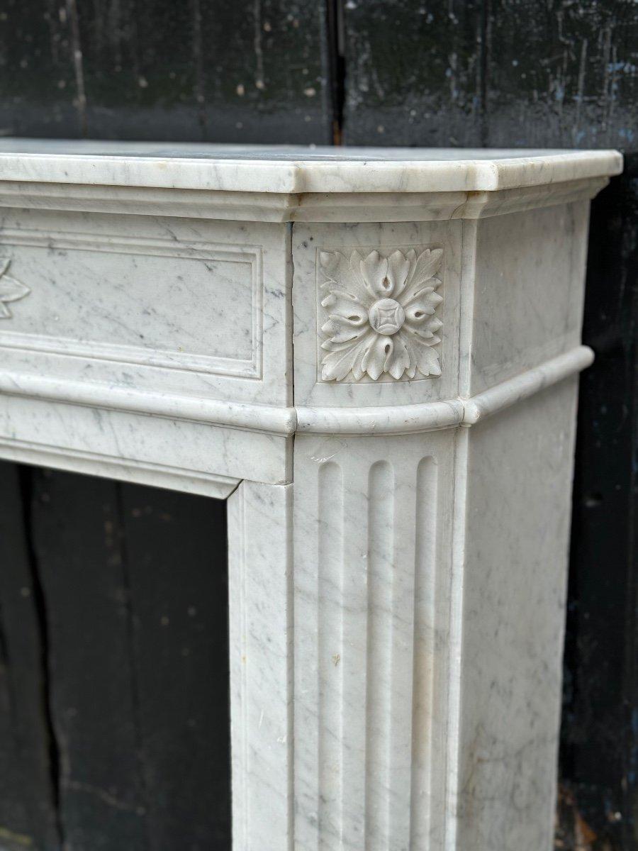 Louis XVI Style Half Moon Fireplace In White Carrara Marble Circa 1880 For Sale 3