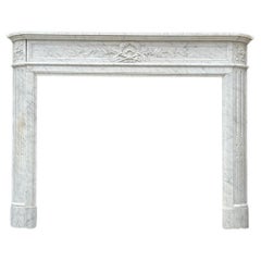 Halbmond-Kamin im Louis-XVI.-Stil aus weißem Carrara-Marmor, um 1880