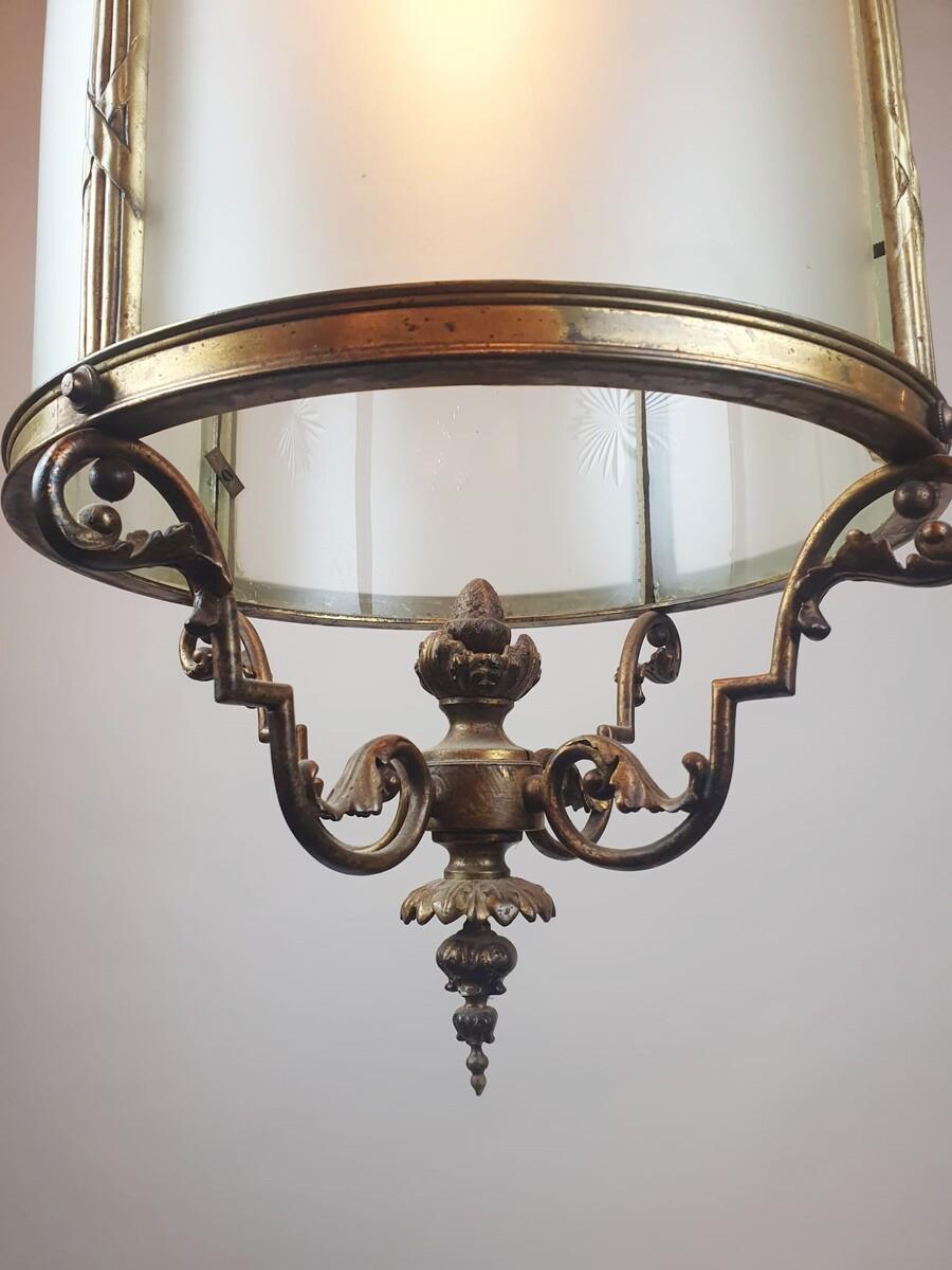 Louis XVI Style Hall Lantern In Bronze And Brass, 1900s For Sale 2