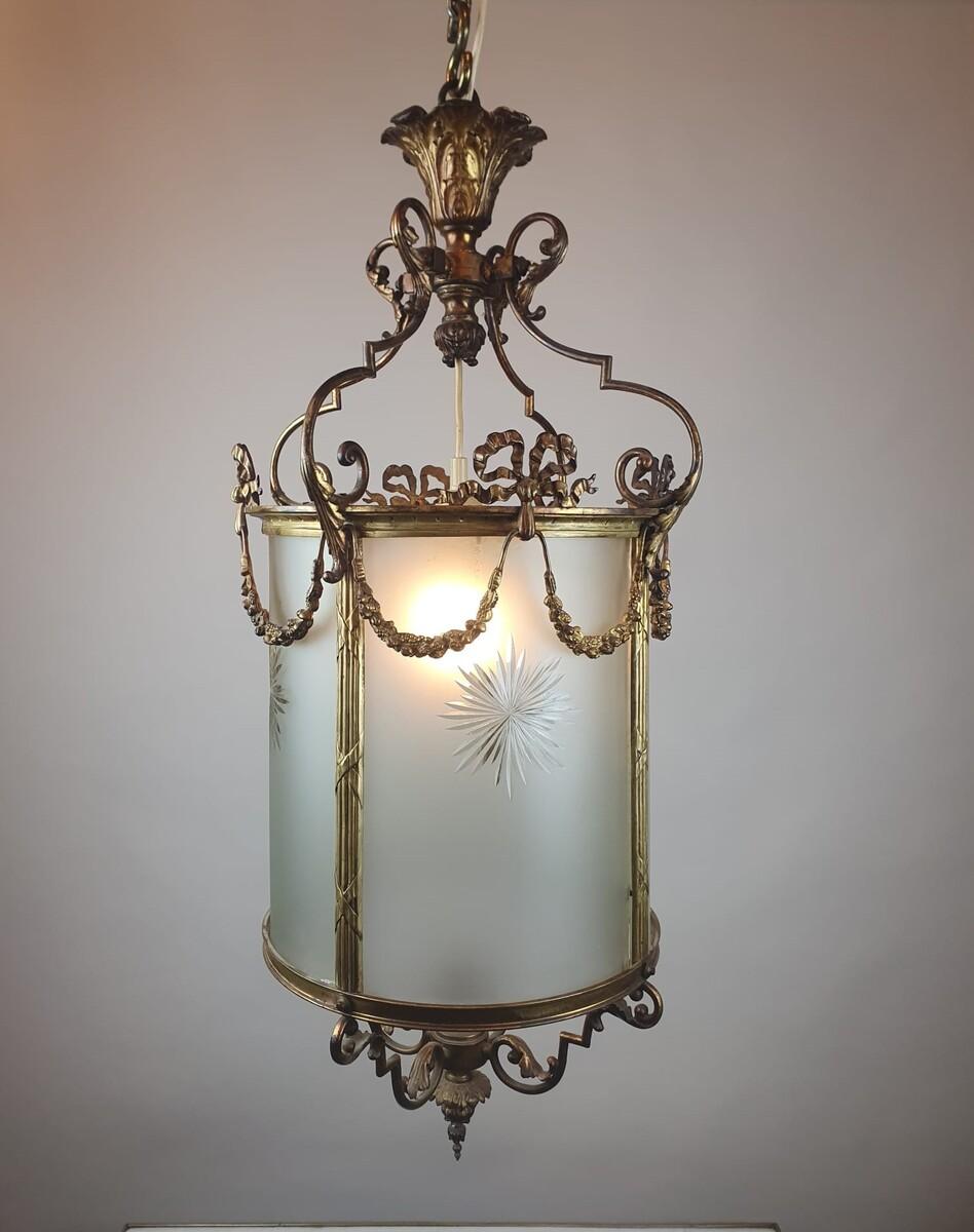 Louis XVI Style Hall Lantern In Bronze And Brass, 1900s For Sale 4