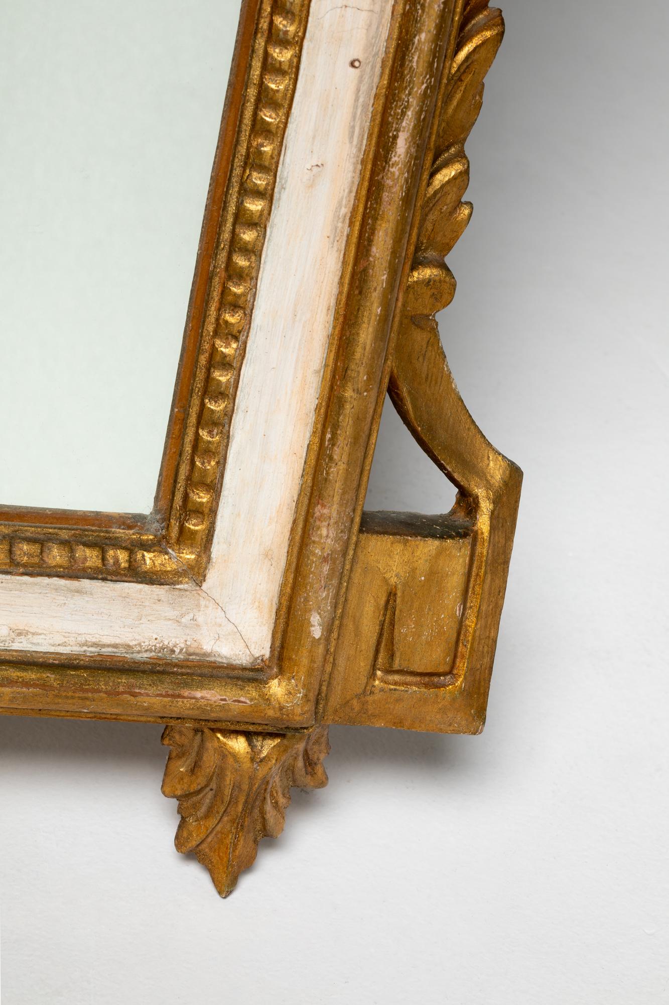 Louis XVI Handgeschnitzter Giltwood-Spiegel in Weiß (Französisch) im Angebot