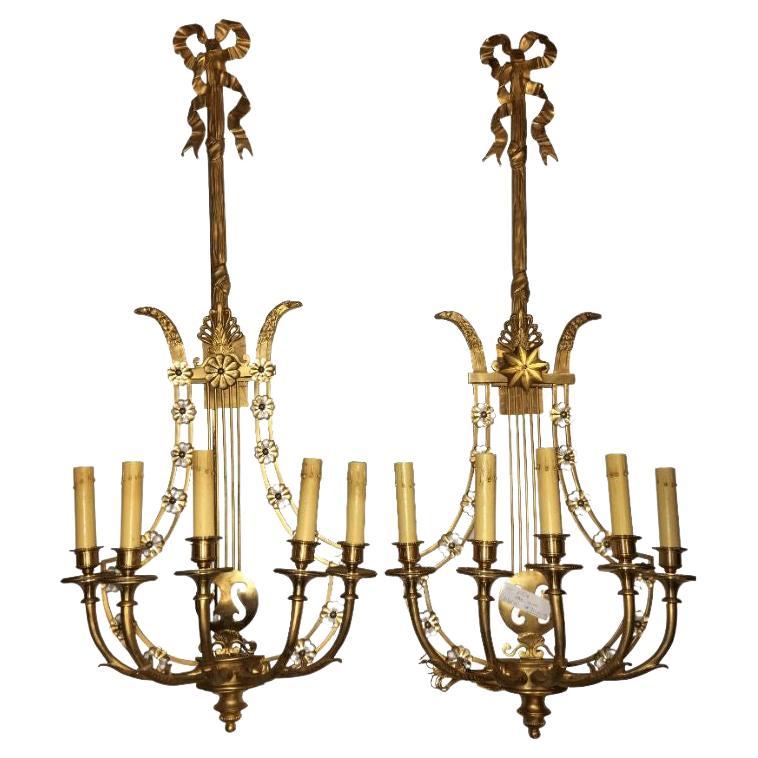 Ein Paar Wandleuchter aus Bronze mit Harferücken im Louis-XVI.-Stil