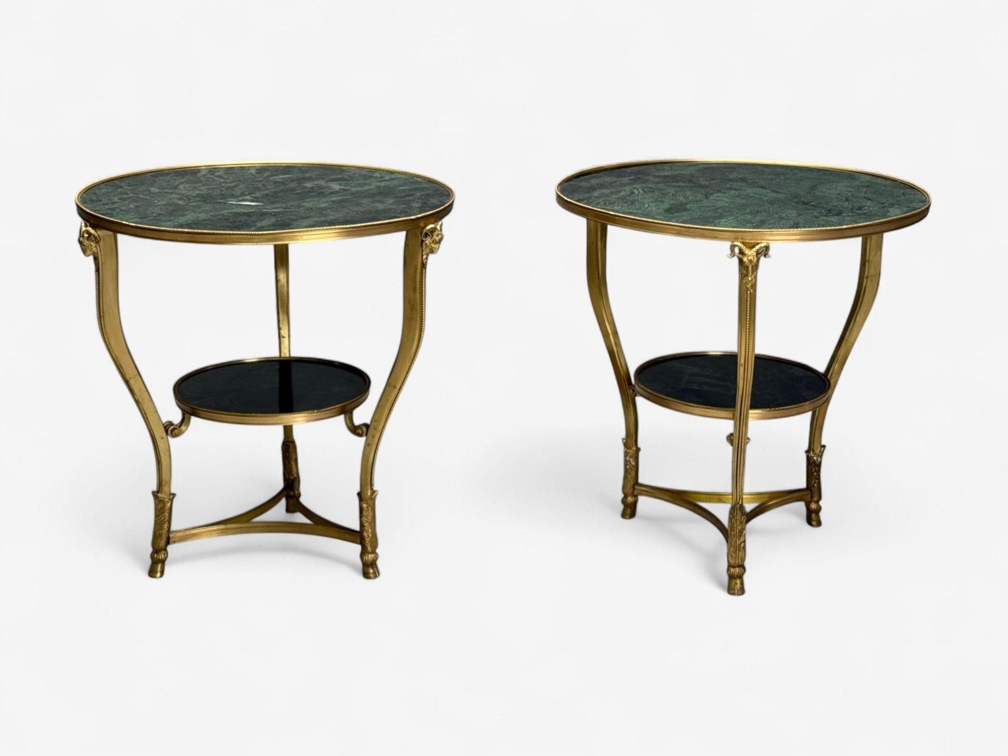 Européen Style Louis XVI Hollywood Regency, bronze, marbre vert, Gueridons, 20e siècle en vente