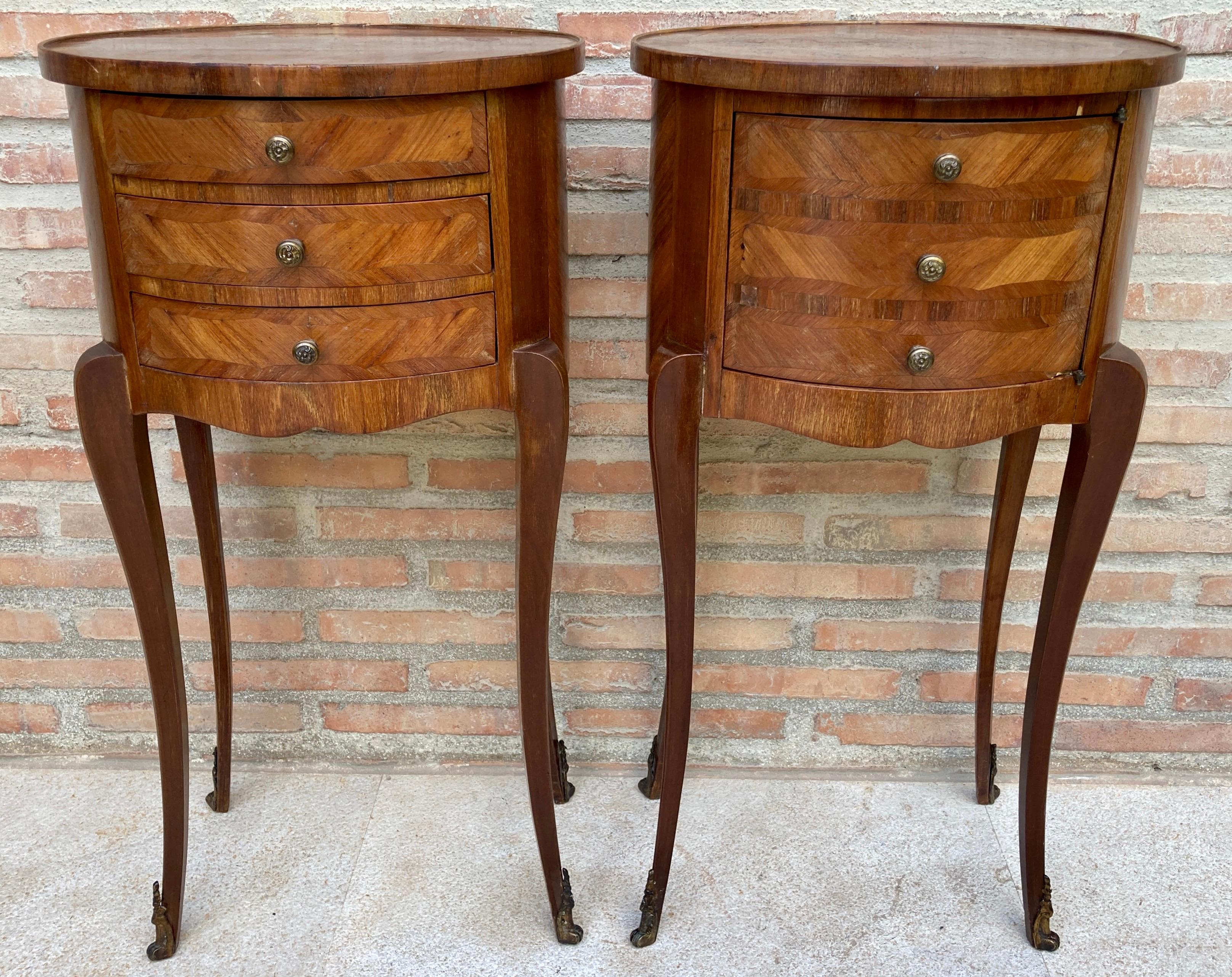 Louis XVI Style Inlaid Walnut Nightstands, France, 1920s, Set Of 2 In Good Condition For Sale In Miami, FL