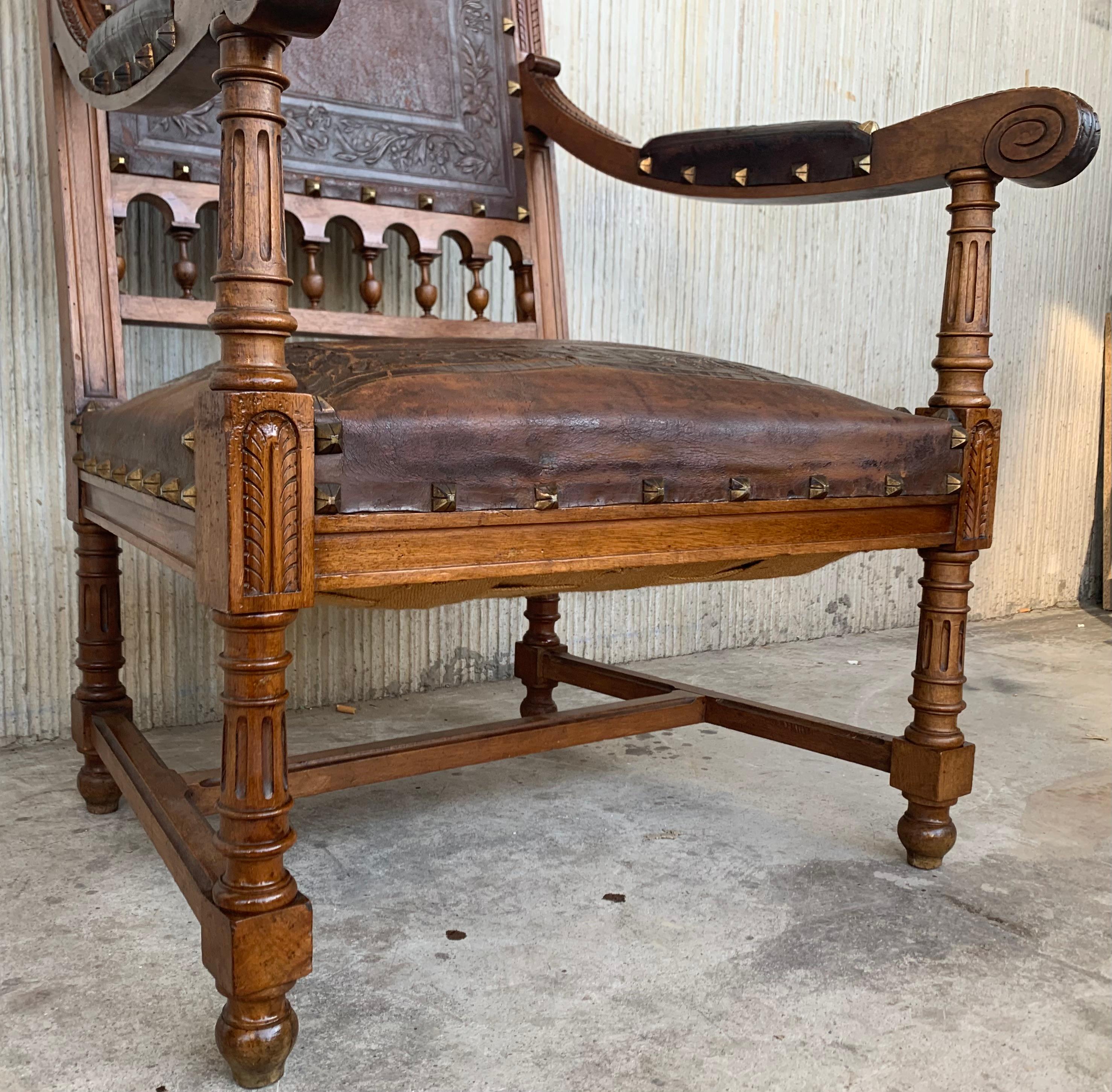 Louis XVI Style Italian Pair of Carved Walnut Armchairs, 1900s For Sale 2