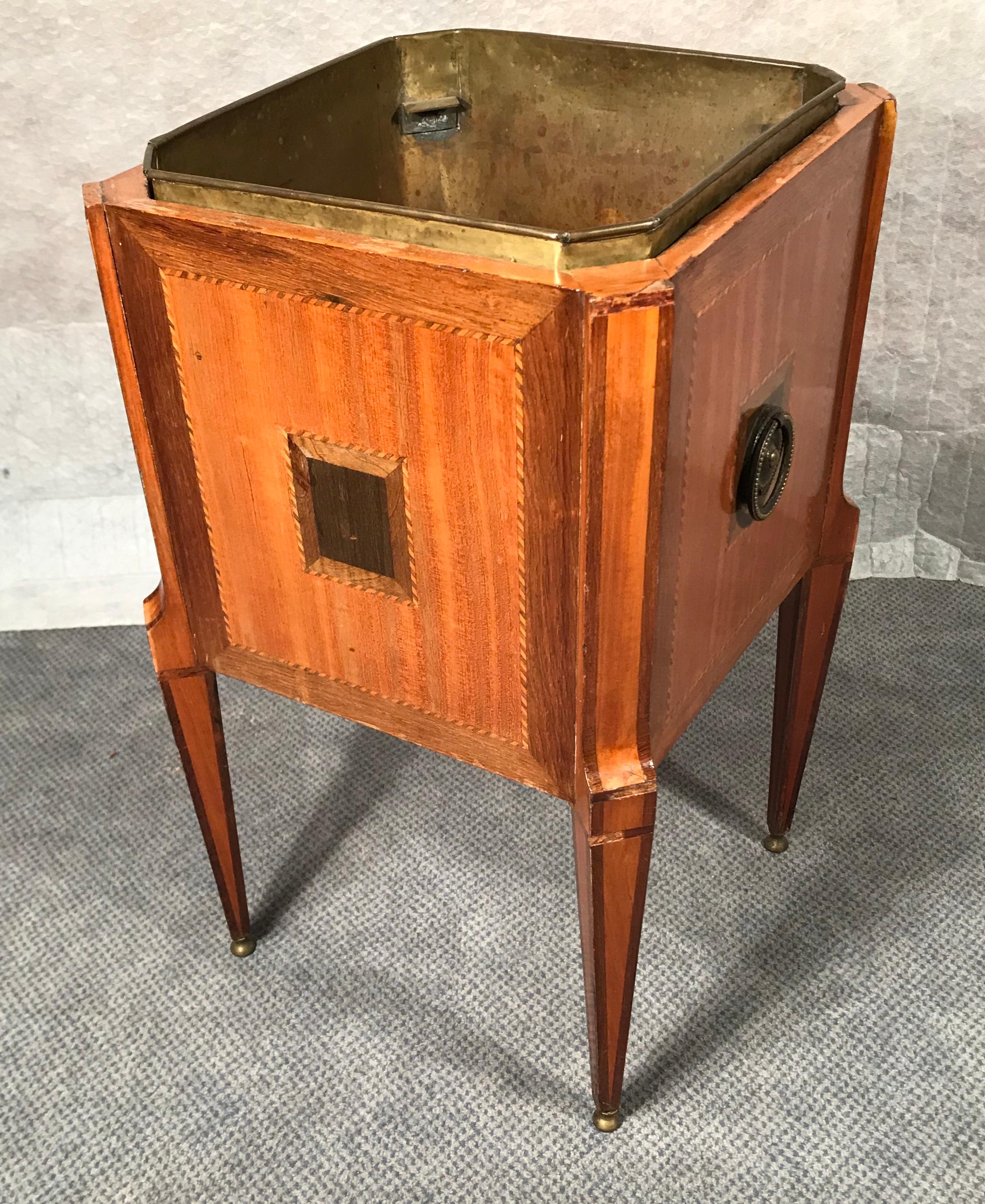 French Louis XVI Style Jardinière, France 19th Century, Satinwood For Sale