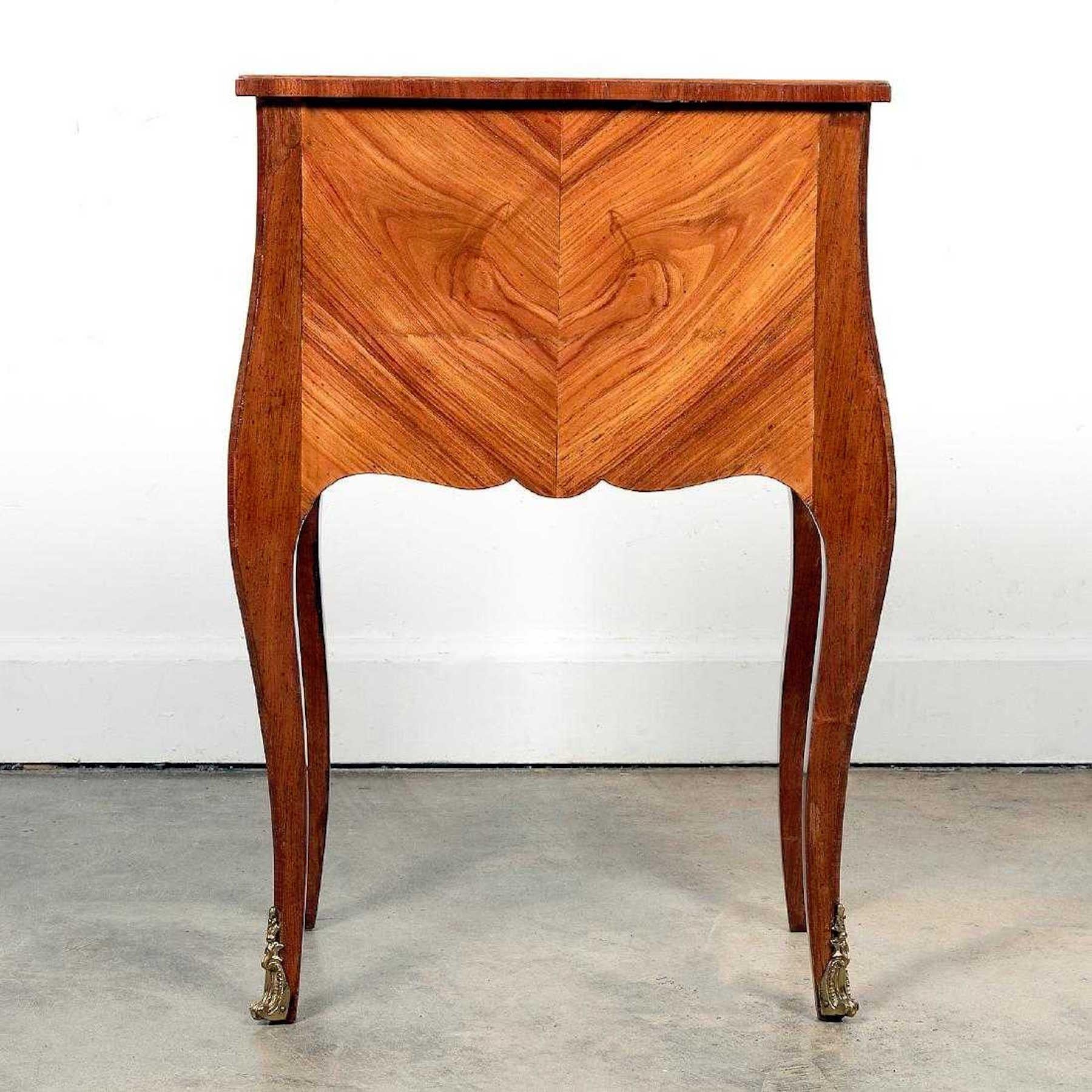 20th Century Louis XVI Style King and Tulip Wood Marquetry End Table For Sale