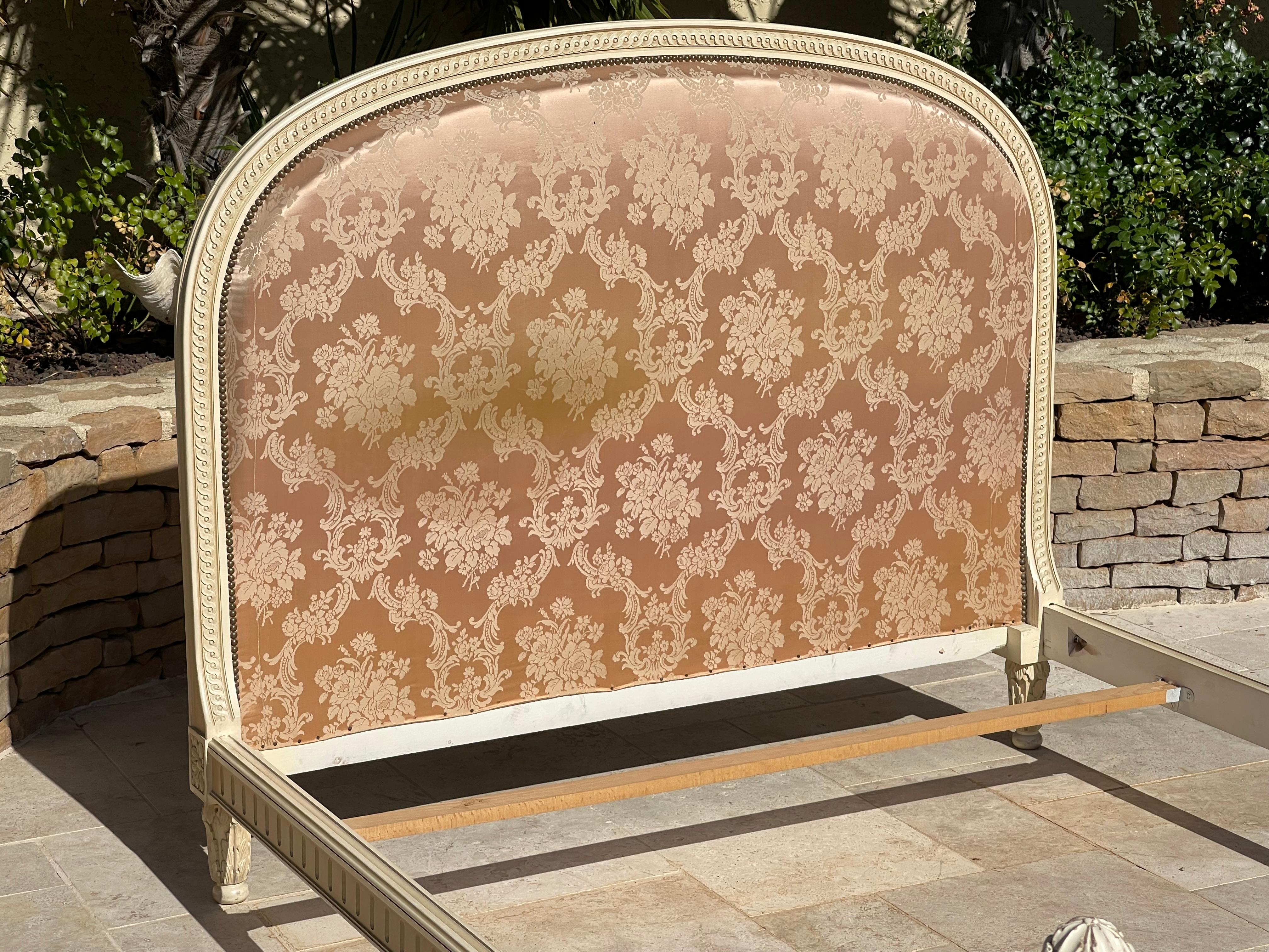 Lit laqué de style Louis XVI, XIXème siècle en vente 5