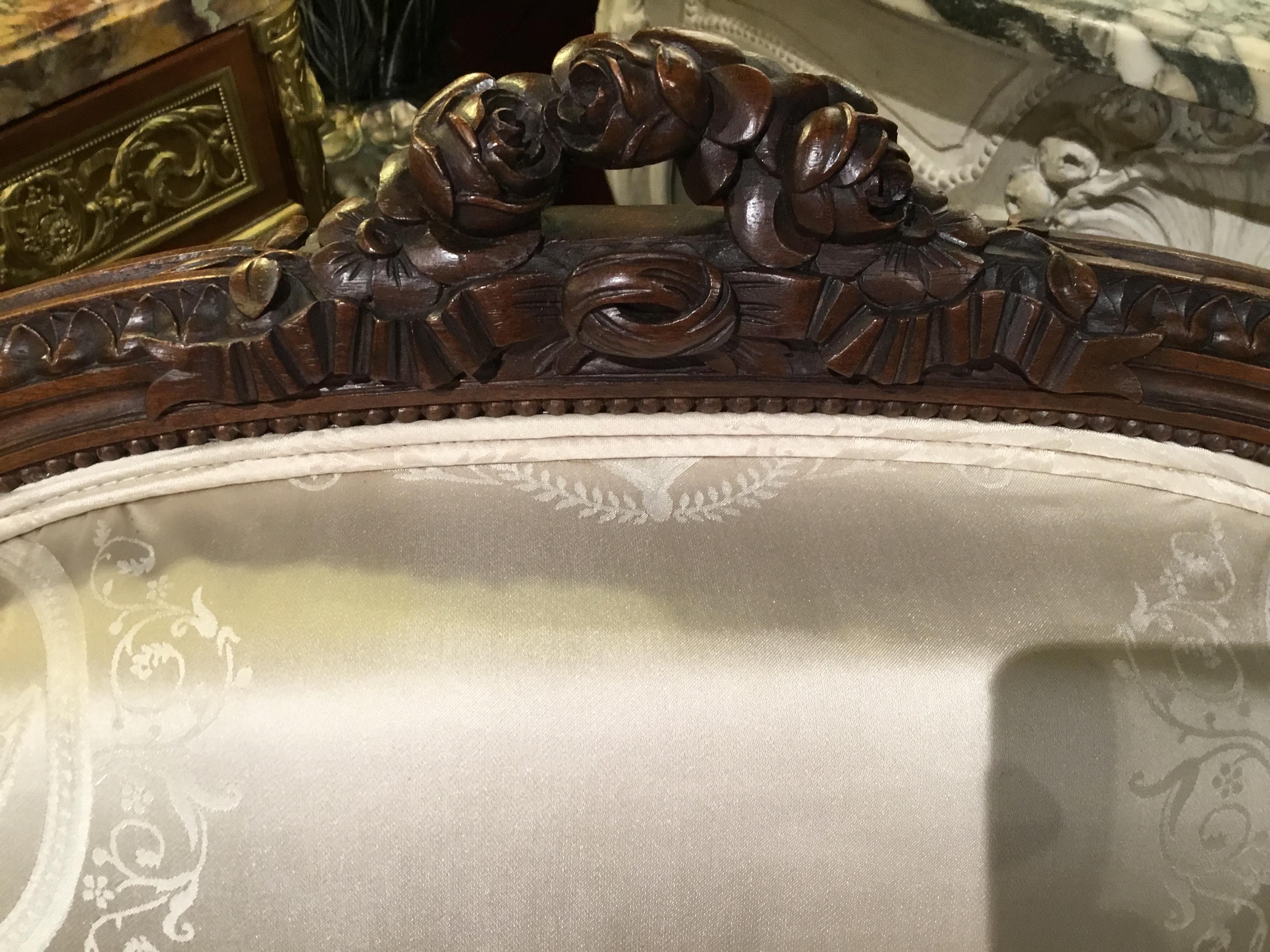 Suite de salon de style Louis XVI 19ème siècle Canapé Paire de chaises:: et 2 chevets en vente 4