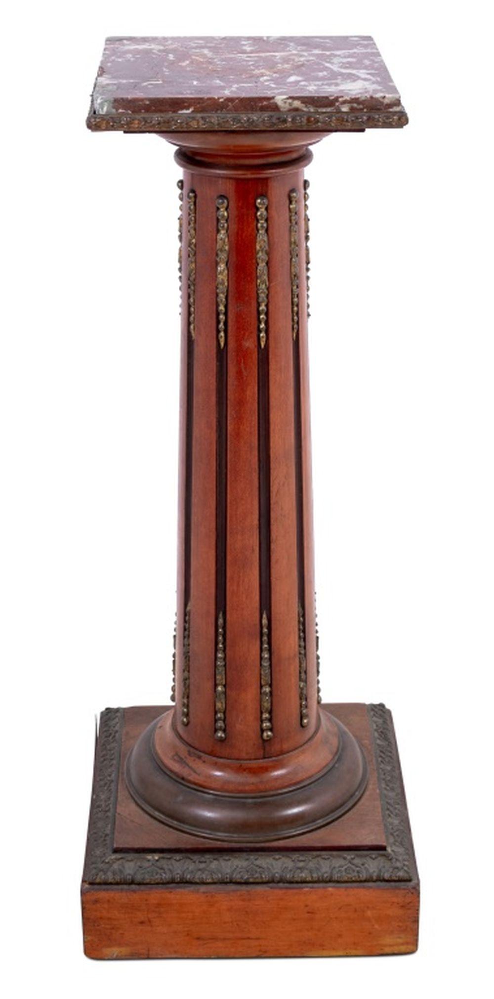 Piédestal en acajou et marbre de style Louis XVI Bon état - En vente à Astoria, NY