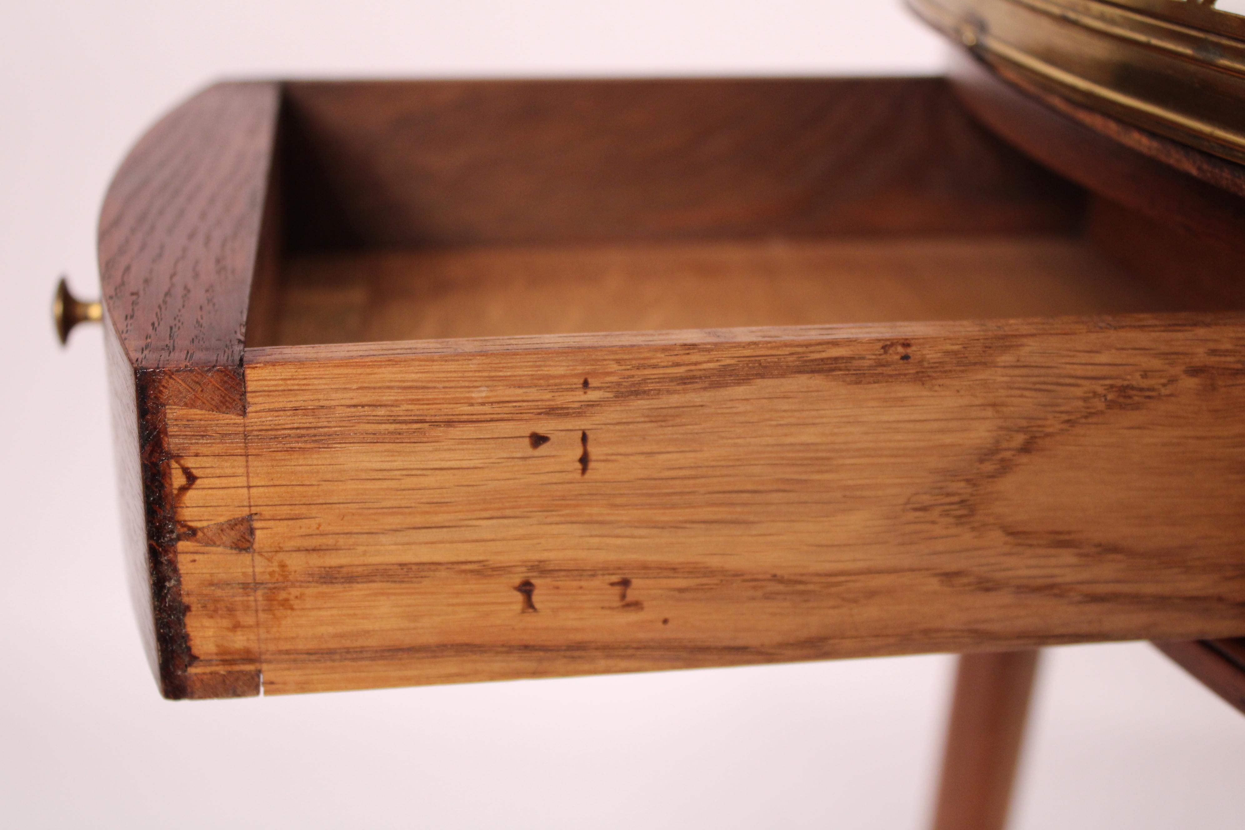 Table bouillotte en acajou de style Louis XVI en vente 6