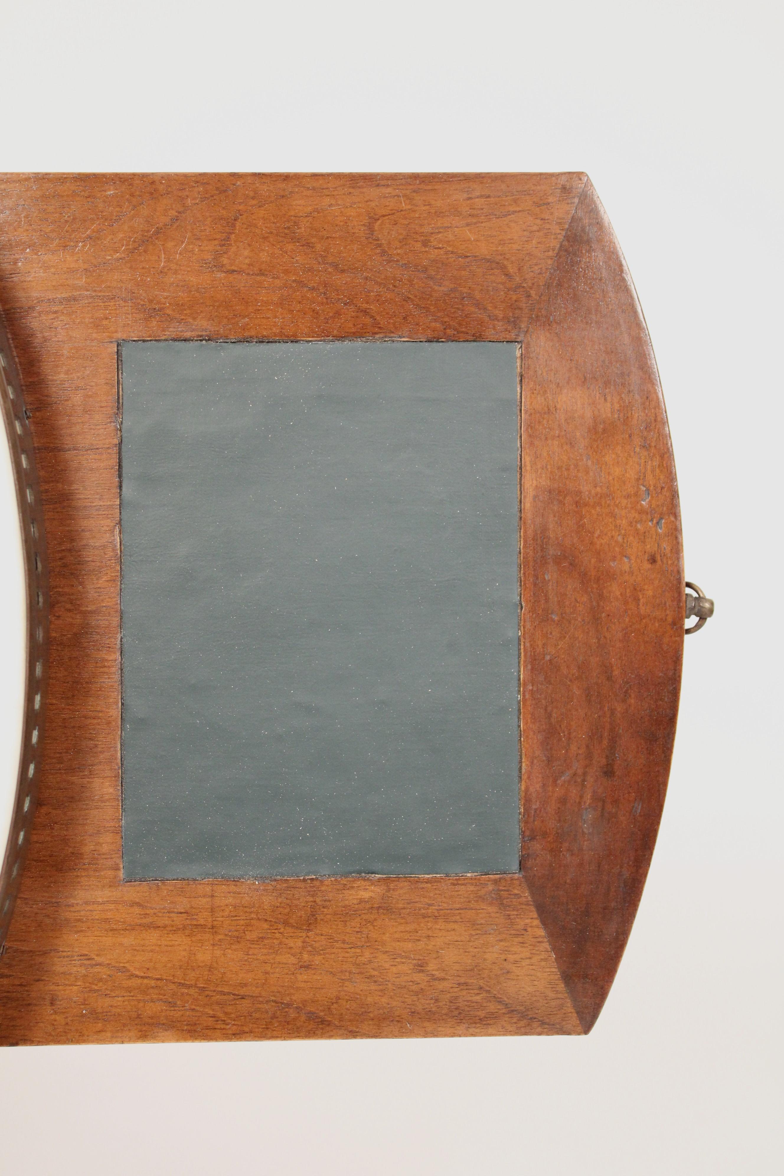 Table bouillotte en acajou de style Louis XVI 3