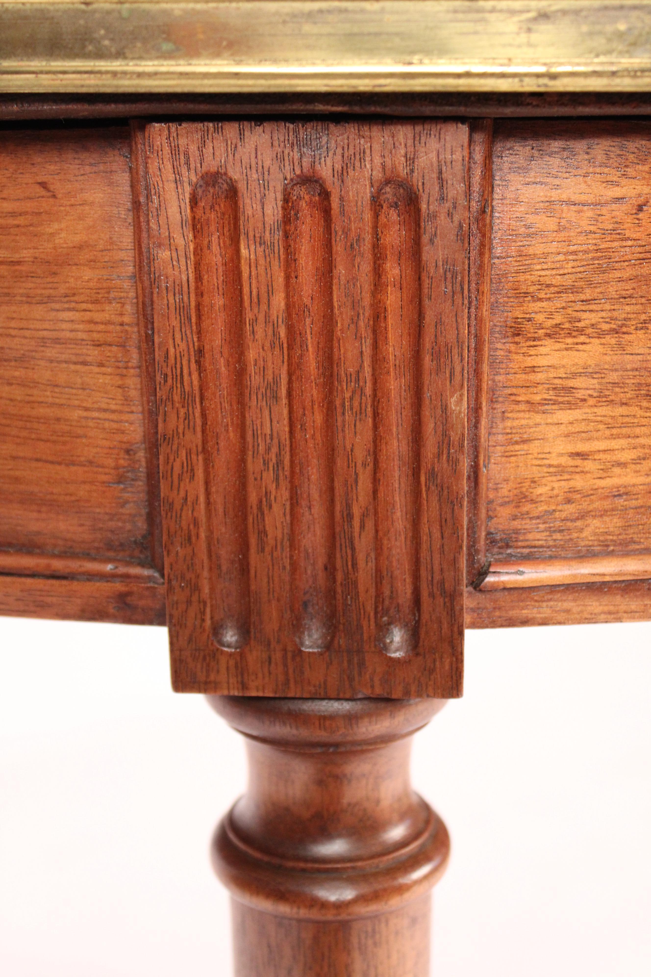 Table bouillotte en acajou de style Louis XVI en vente 2
